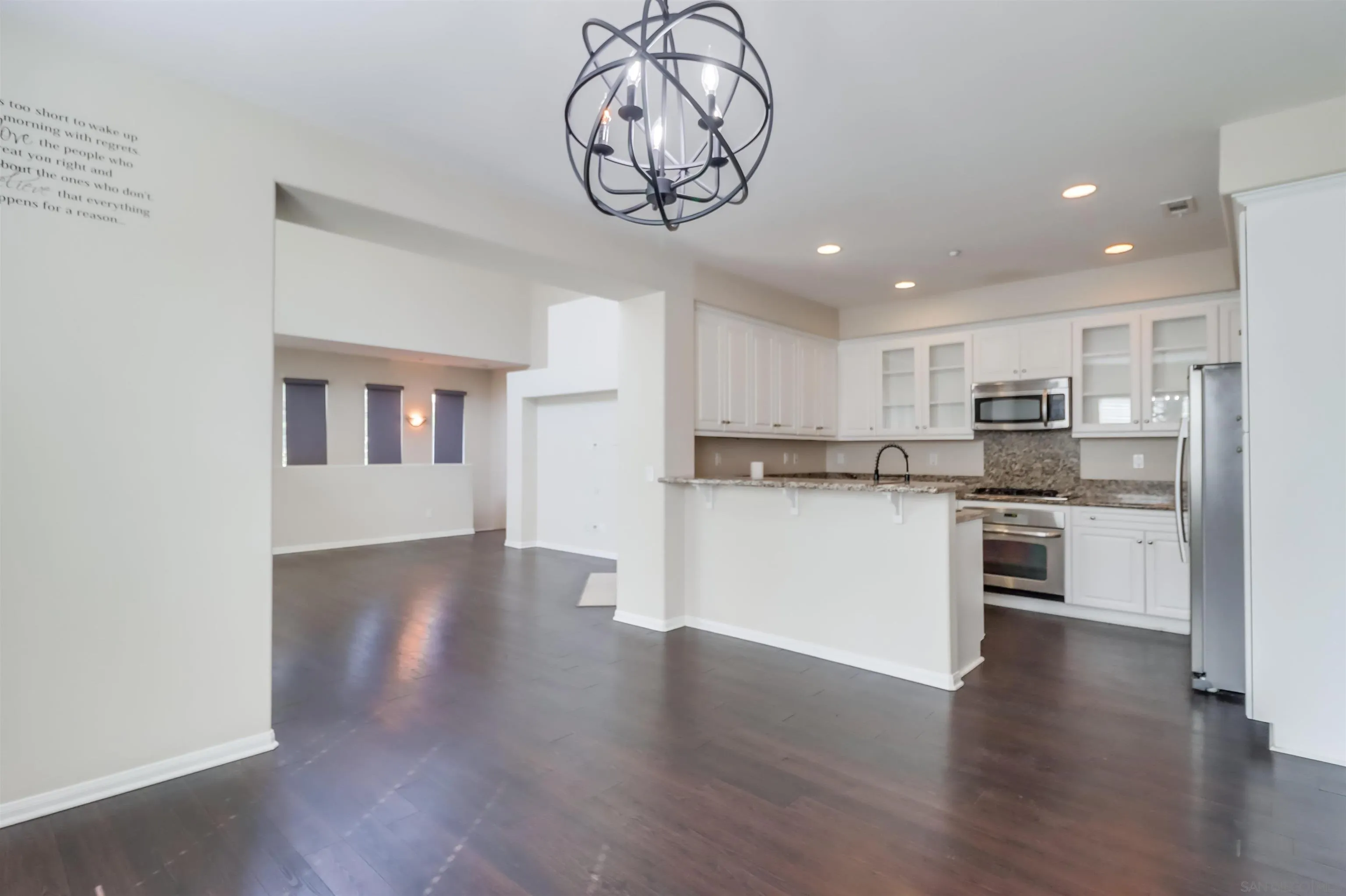 https://cdn.realtyfeed.com/cdn/127/250042458/8b6ec555fee8b049bc7858a554038949.webp
