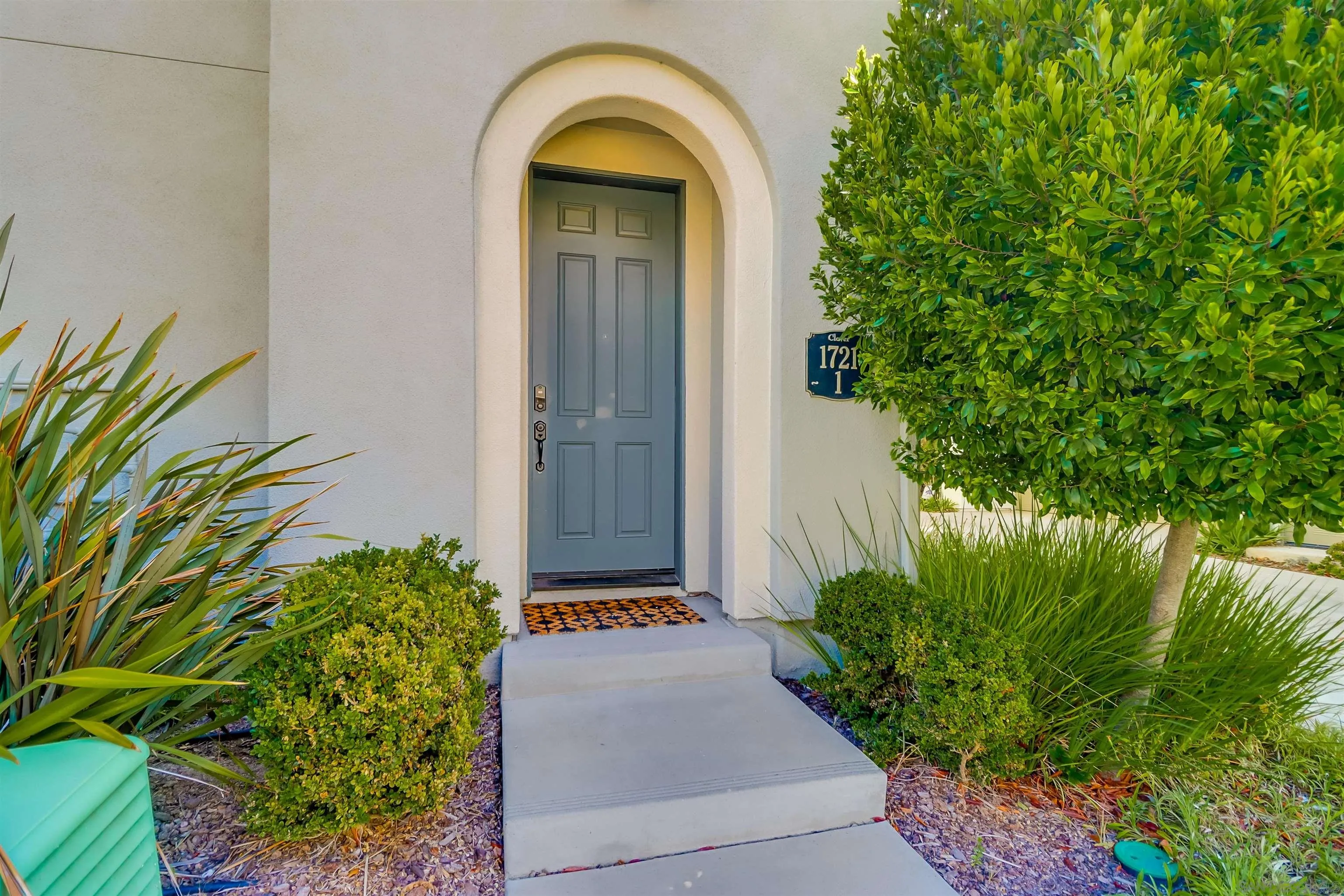 https://cdn.realtyfeed.com/cdn/127/250042458/a002e699d4da8728bd3055c70b8f3060.webp