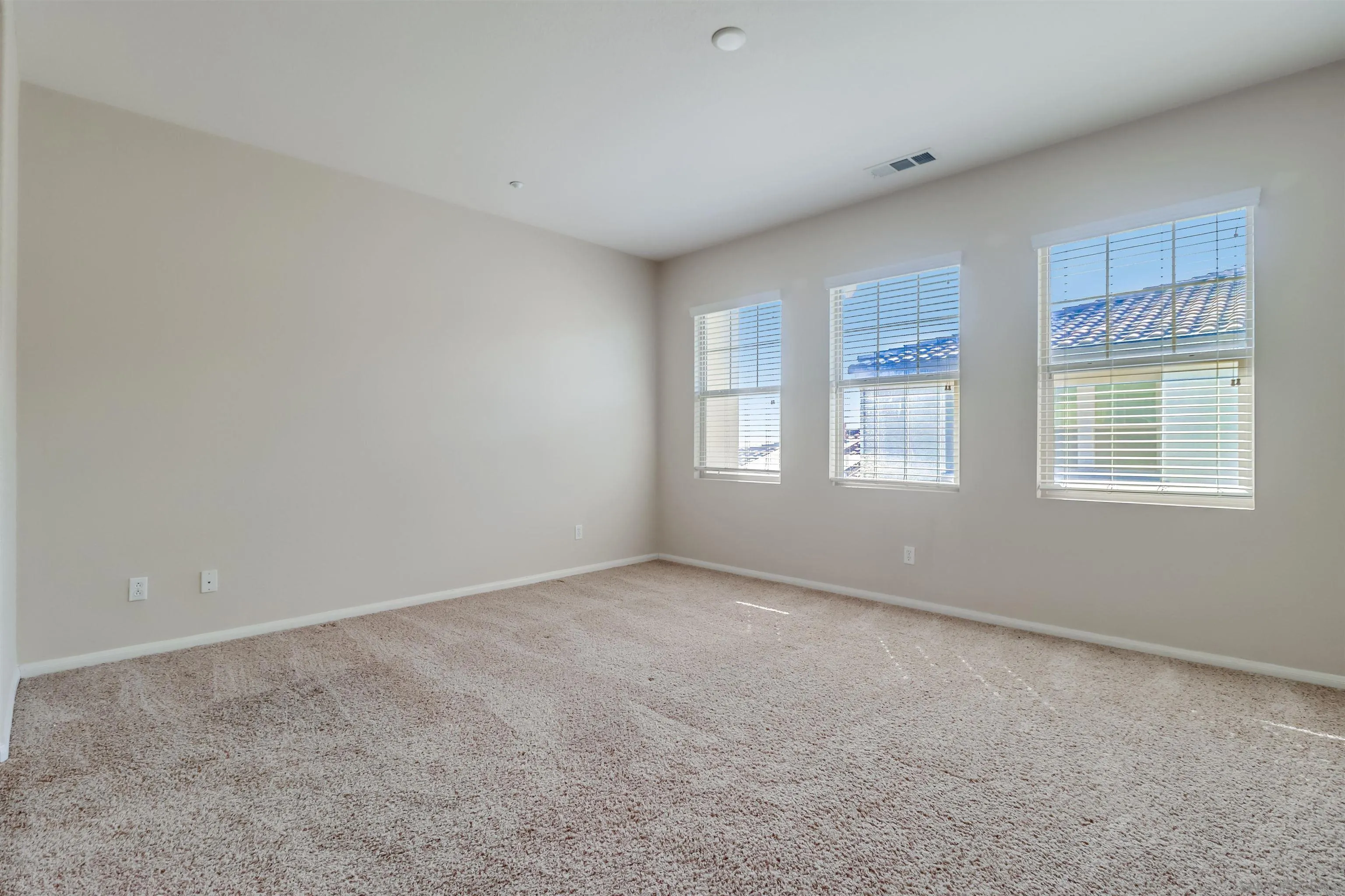 https://cdn.realtyfeed.com/cdn/127/250042458/c54e6c107ab368d10ece3536092f6b00.webp