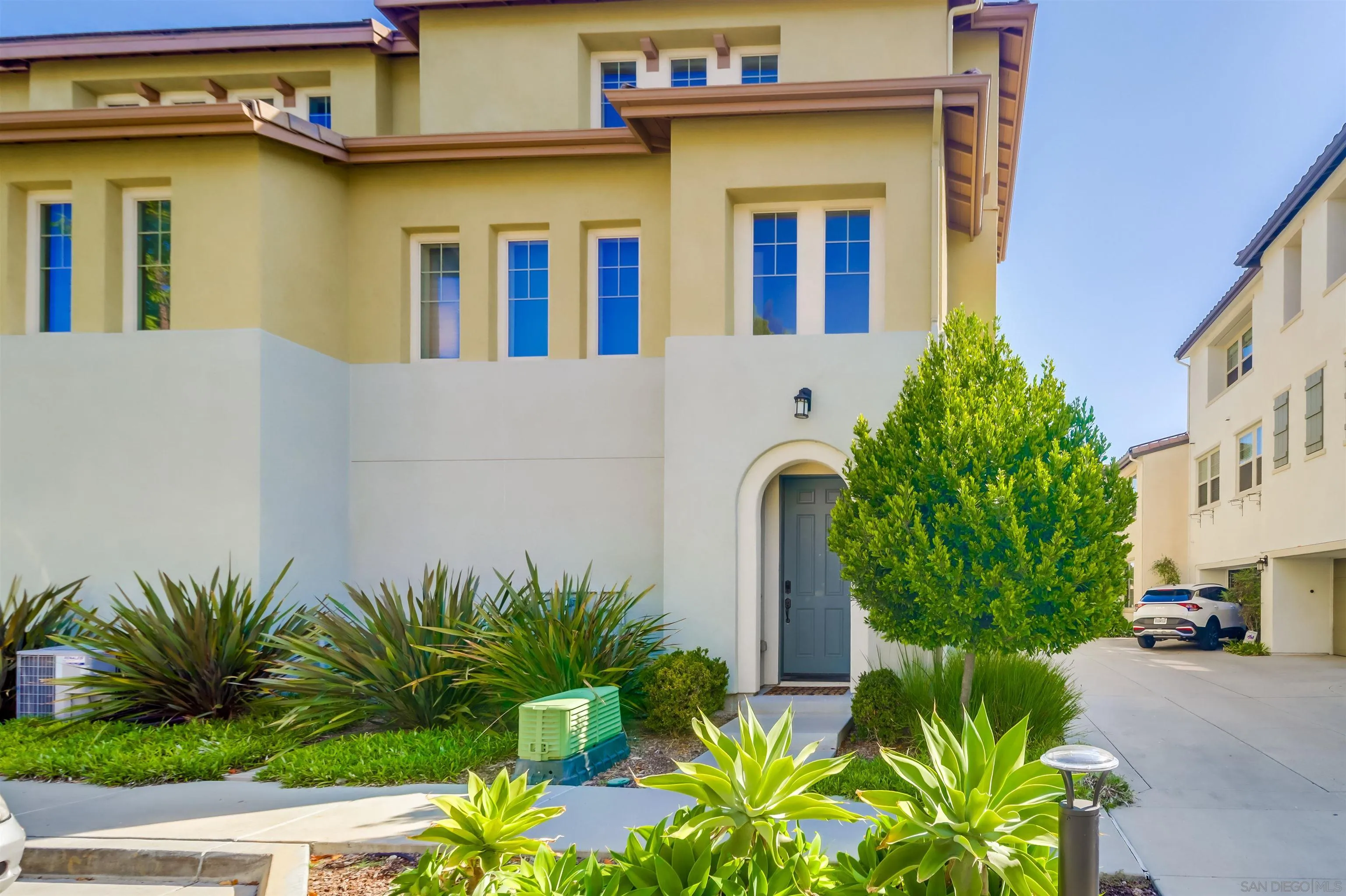 https://cdn.realtyfeed.com/cdn/127/250042458/c91b36d1139e77694d81933e5c932221.webp