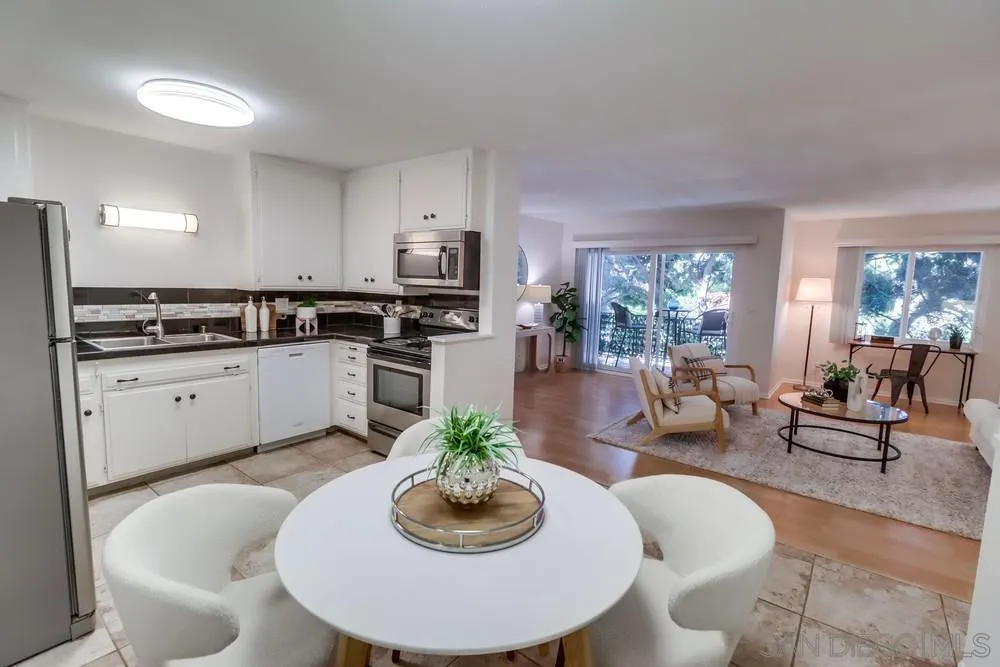 https://cdn.realtyfeed.com/cdn/127/250042463/9b060b51d7be087076c10b4c8ac78640.webp