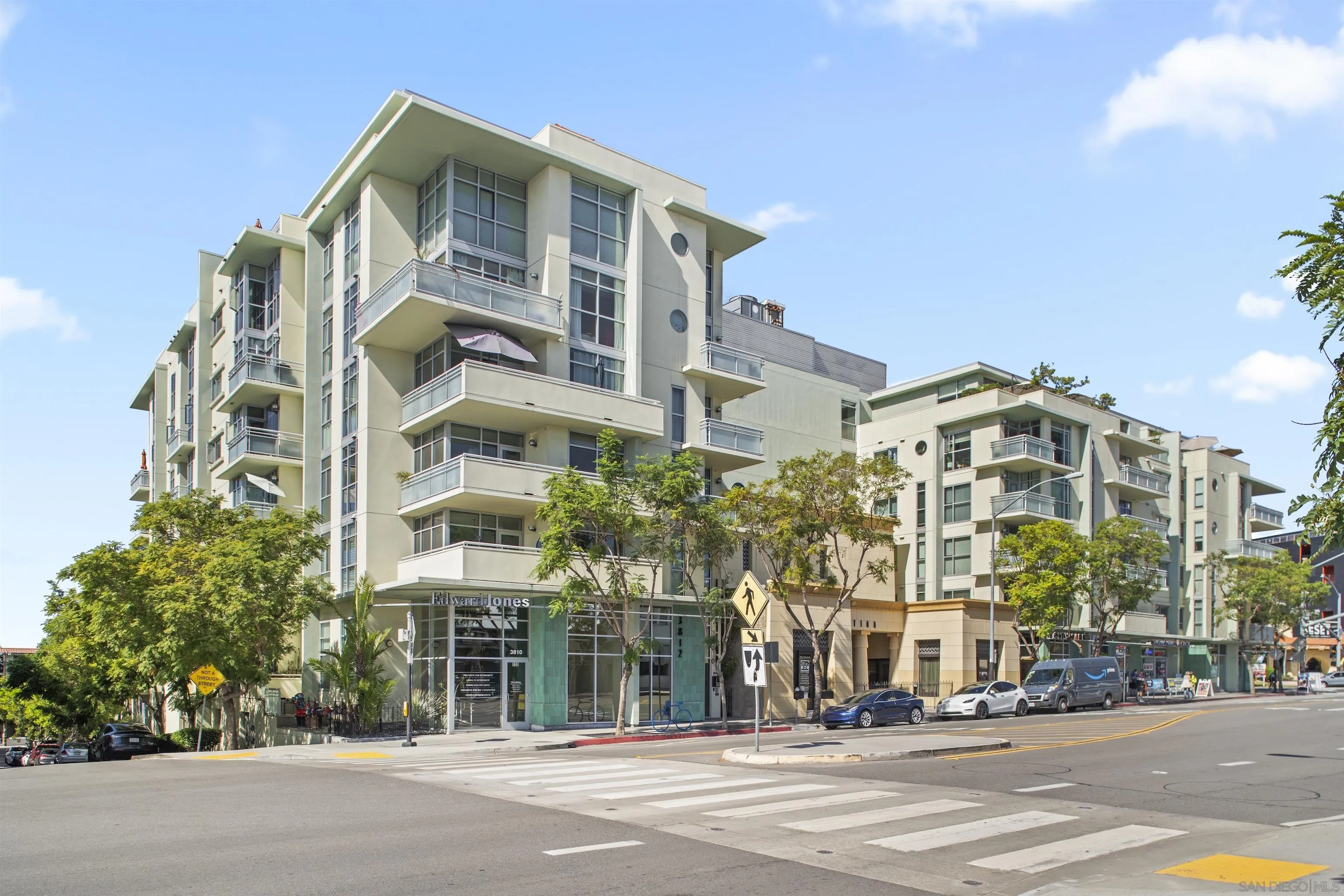 https://cdn.realtyfeed.com/cdn/127/250042470/cf0ef41dad233935309dea7acc774d8c.webp