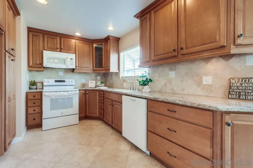 Photo #12: 250042478 Listing: Photo #12