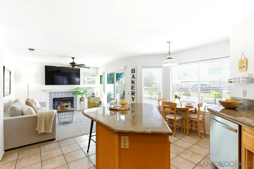 https://cdn.realtyfeed.com/cdn/127/250042491/9db3978f93ebc304df5e91d96f1a657c.webp