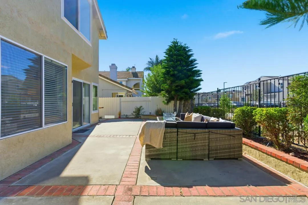 https://cdn.realtyfeed.com/cdn/127/250042491/ee5a7cddb0f9fc39b4acc13b644fb6eb.webp