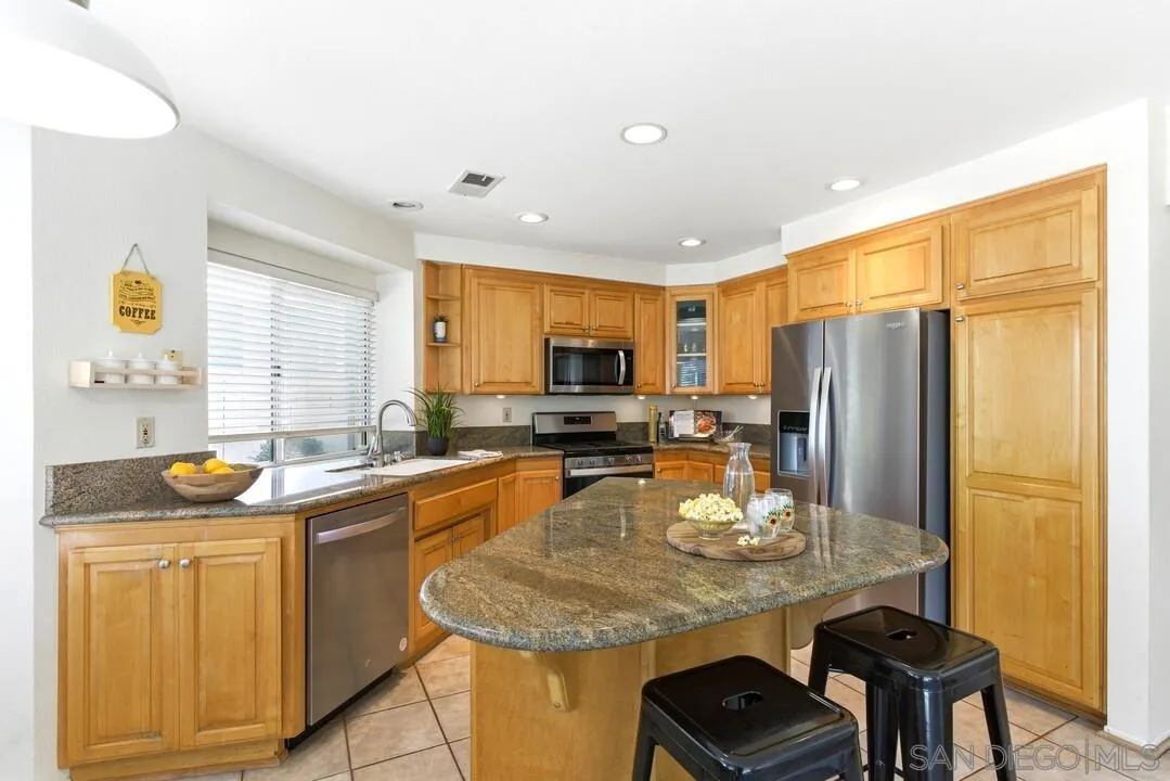 https://cdn.realtyfeed.com/cdn/127/250042491/fa6f61a3c8ed7dc40d238a35d29e1c95.webp
