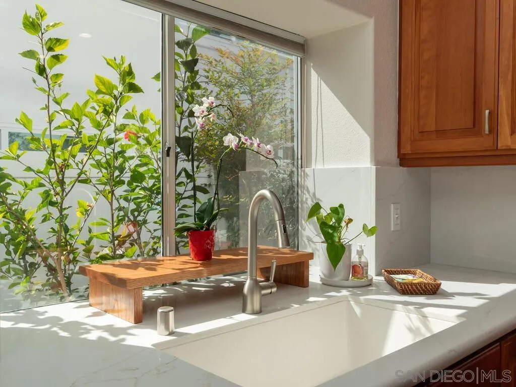 https://cdn.realtyfeed.com/cdn/127/250042495/cbb6949a9ef84f58f31df4df4d454169.webp