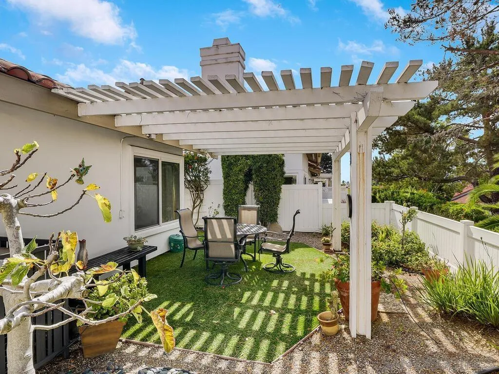 https://cdn.realtyfeed.com/cdn/127/250042495/d6a71b6db792108be832b46111b9a6dc.webp