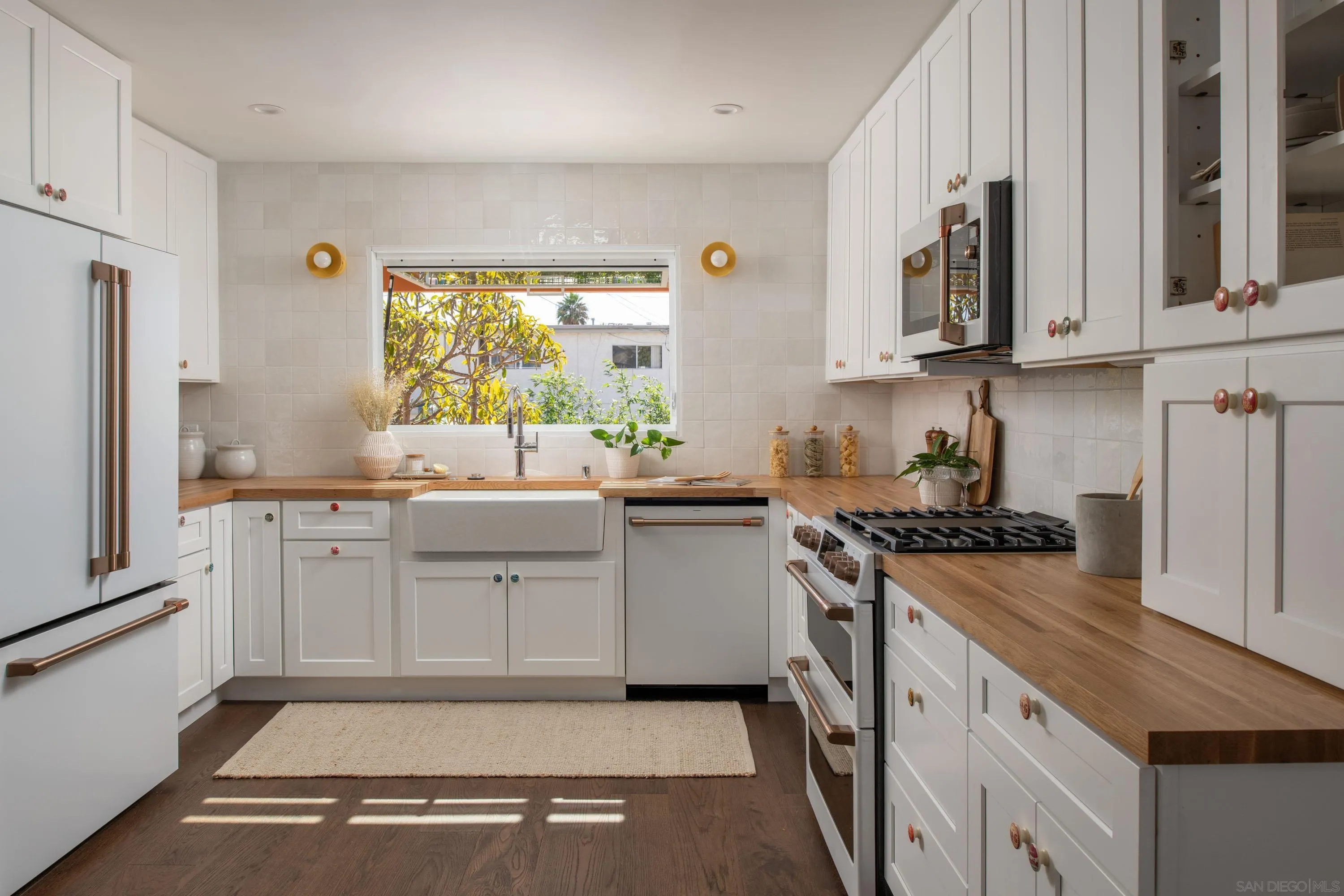 https://cdn.realtyfeed.com/cdn/127/250042517/505b48fb304e4fe67a2d98ce25e3740d.webp