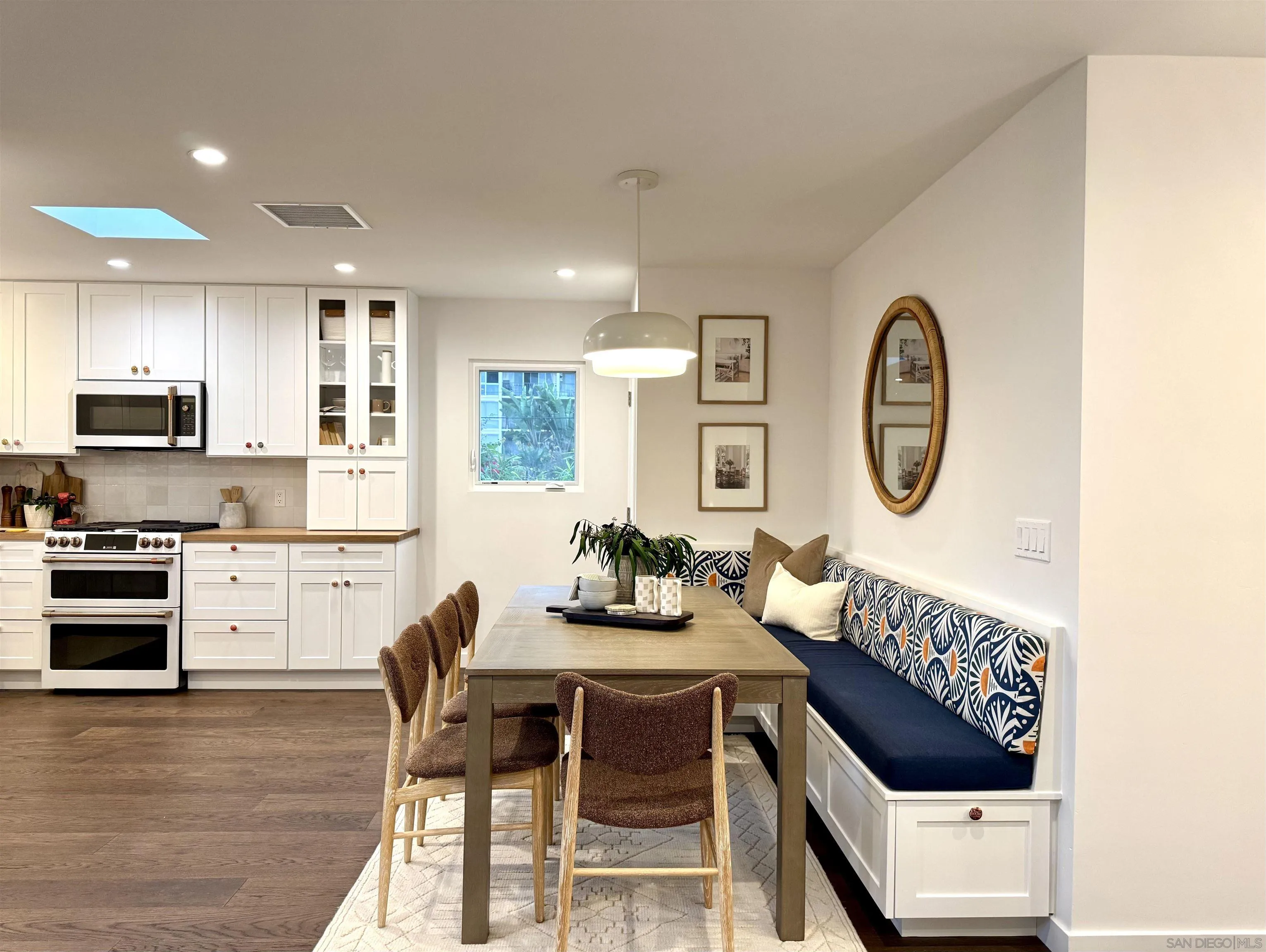 https://cdn.realtyfeed.com/cdn/127/250042517/97110cbbb6633ff6e218cbb833fb3bdc.webp