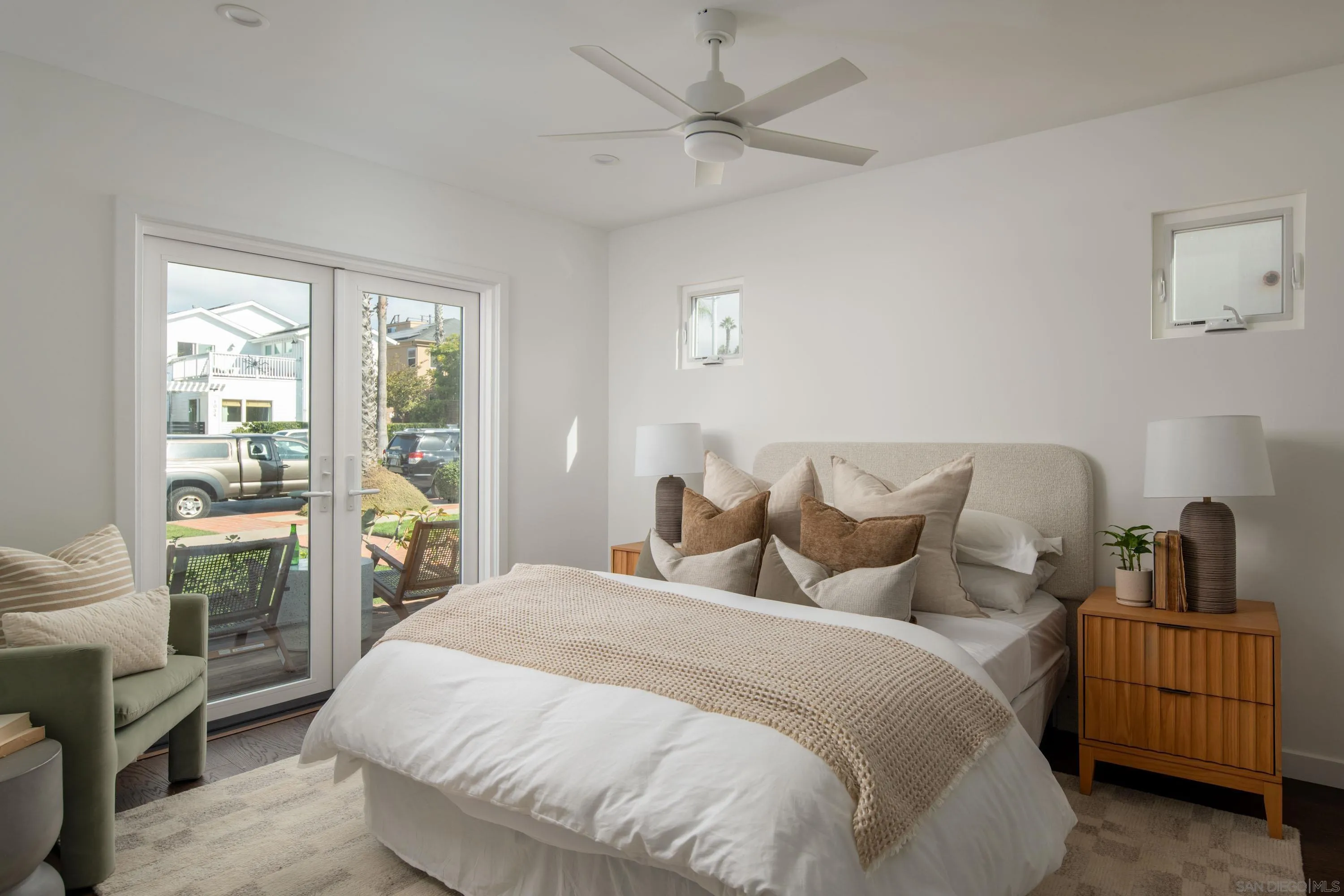 https://cdn.realtyfeed.com/cdn/127/250042517/a6d3e36cf7779e31302e4a97a9cf4af8.webp