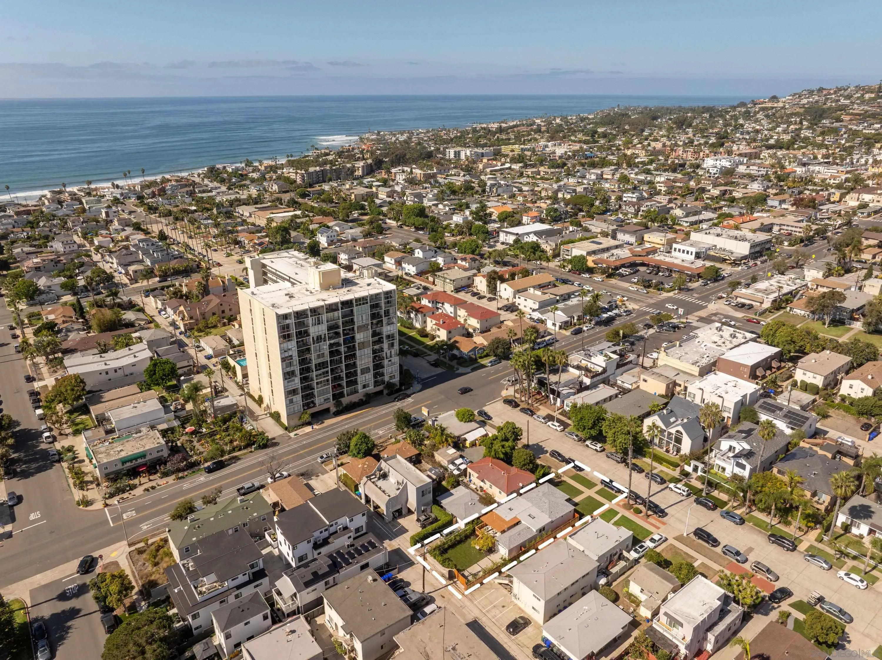 https://cdn.realtyfeed.com/cdn/127/250042517/c62957f94b7b37a6b9f975b566e15234.webp
