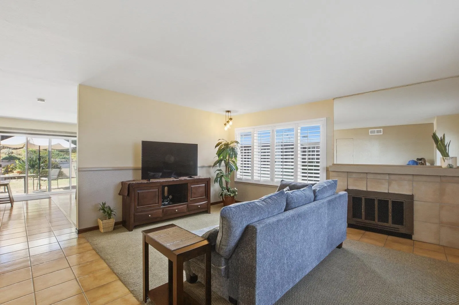 https://cdn.realtyfeed.com/cdn/127/250042524/0b9bdc01e543c5204f54607394ca1e56.webp