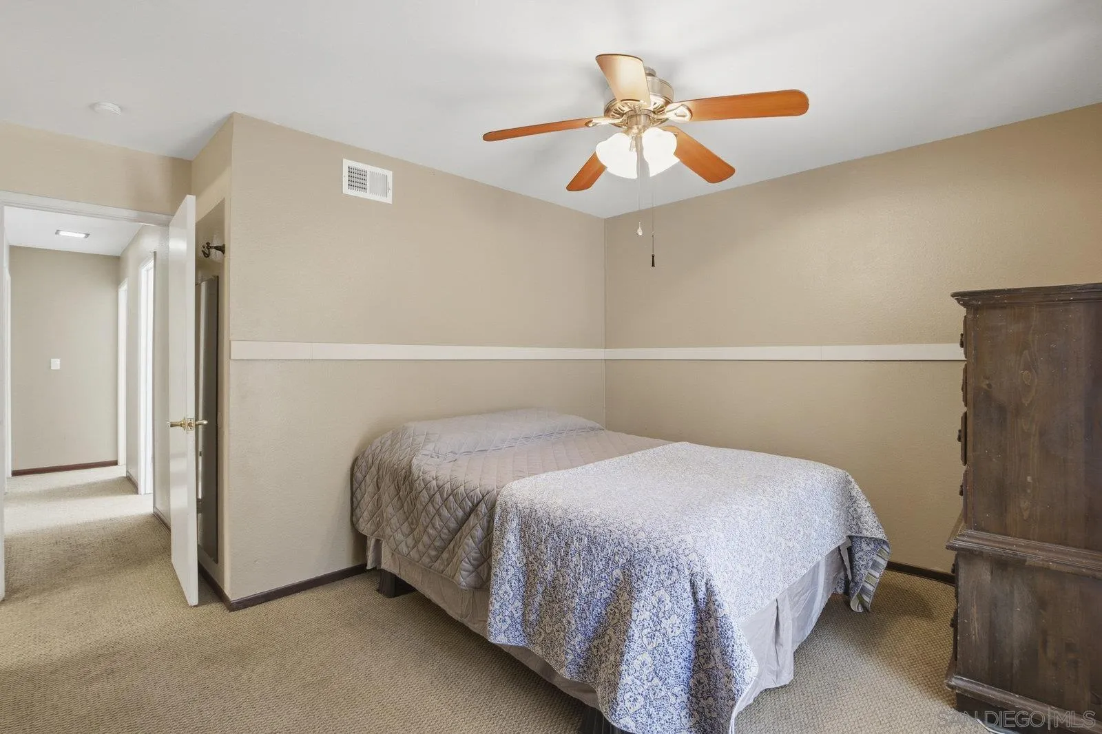 https://cdn.realtyfeed.com/cdn/127/250042524/5d93992068171d31aa55aaa6e52d16cb.webp