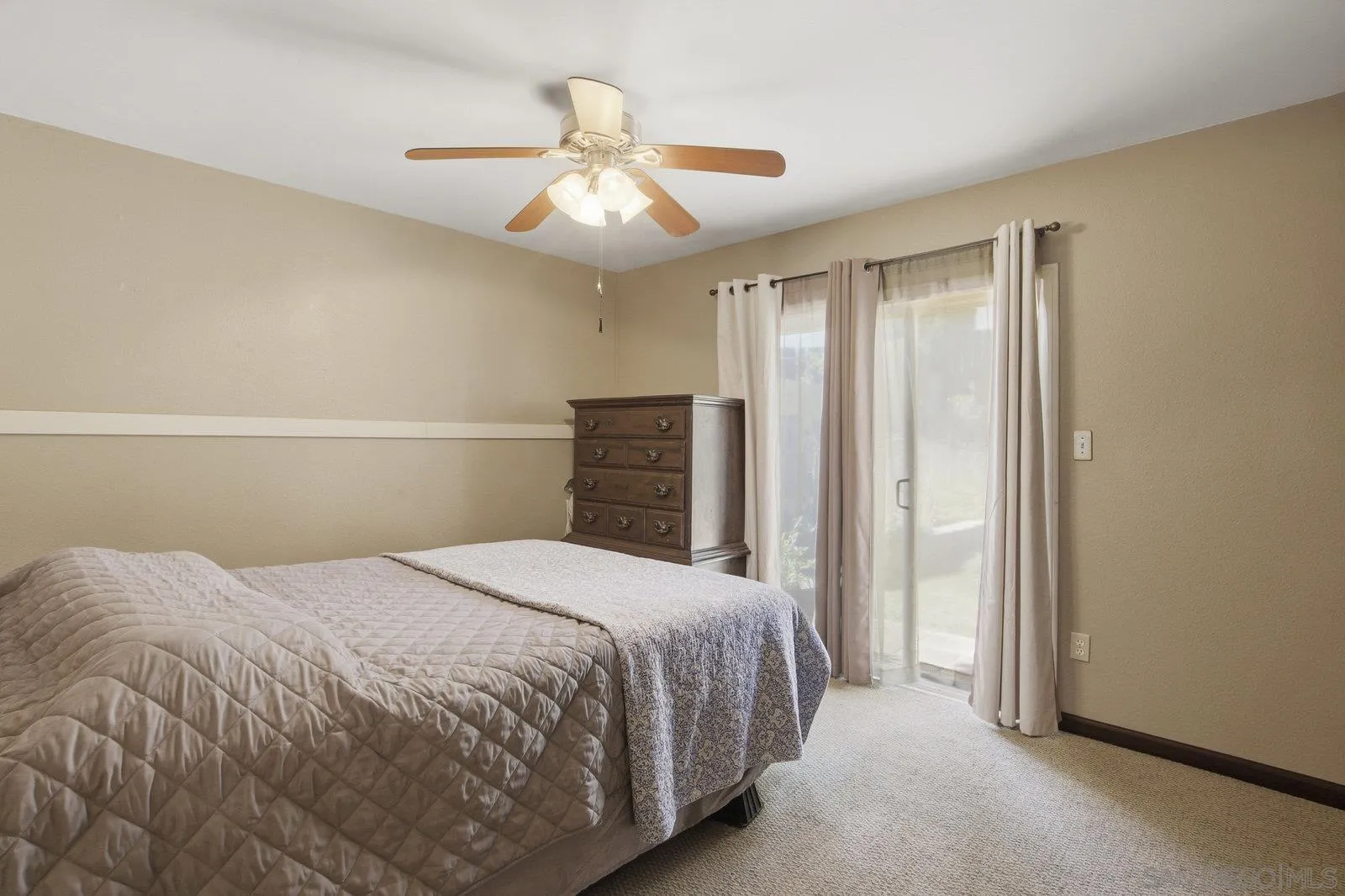 https://cdn.realtyfeed.com/cdn/127/250042524/c7072d0555d87bd10efd5862ed638d46.webp