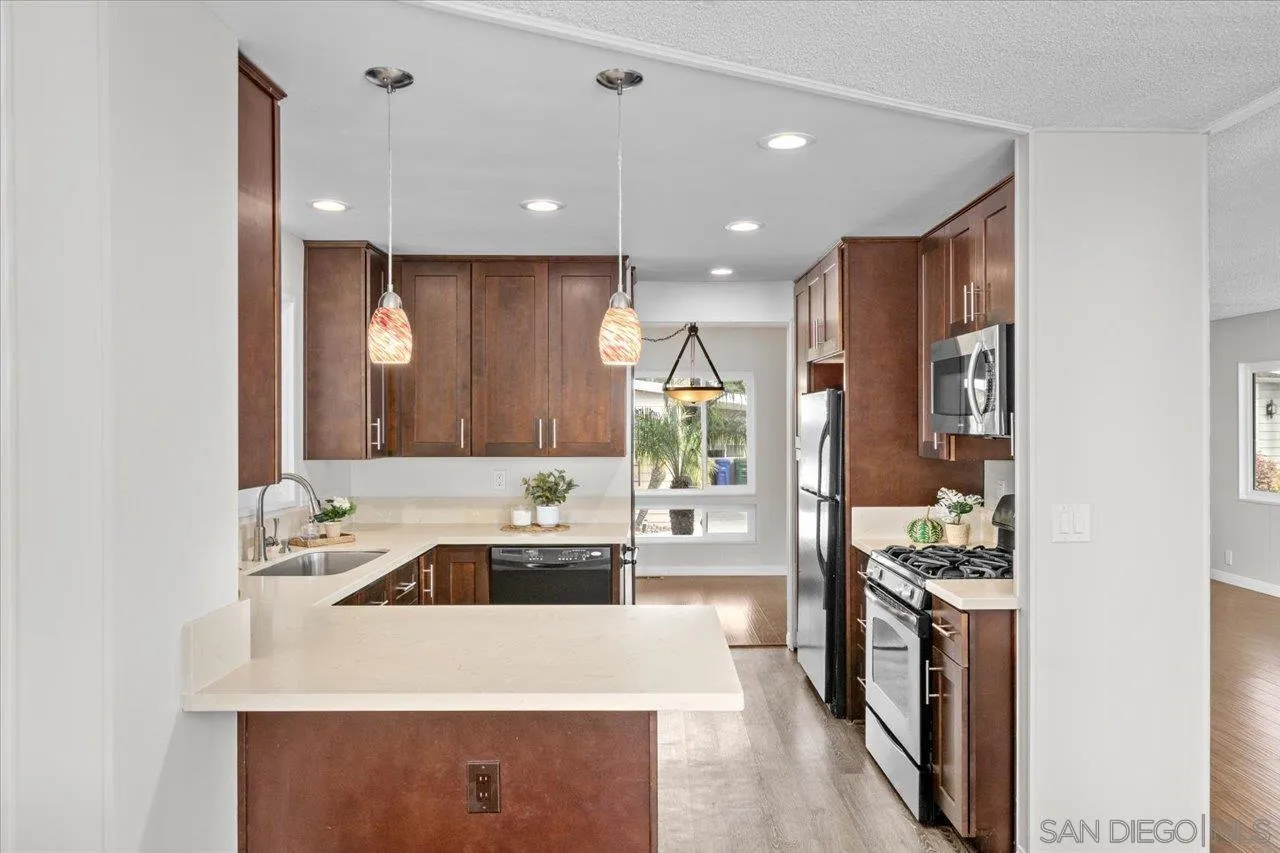 https://cdn.realtyfeed.com/cdn/127/250042525/2e02b67fcb4b10269a6e103e81743f7d.webp