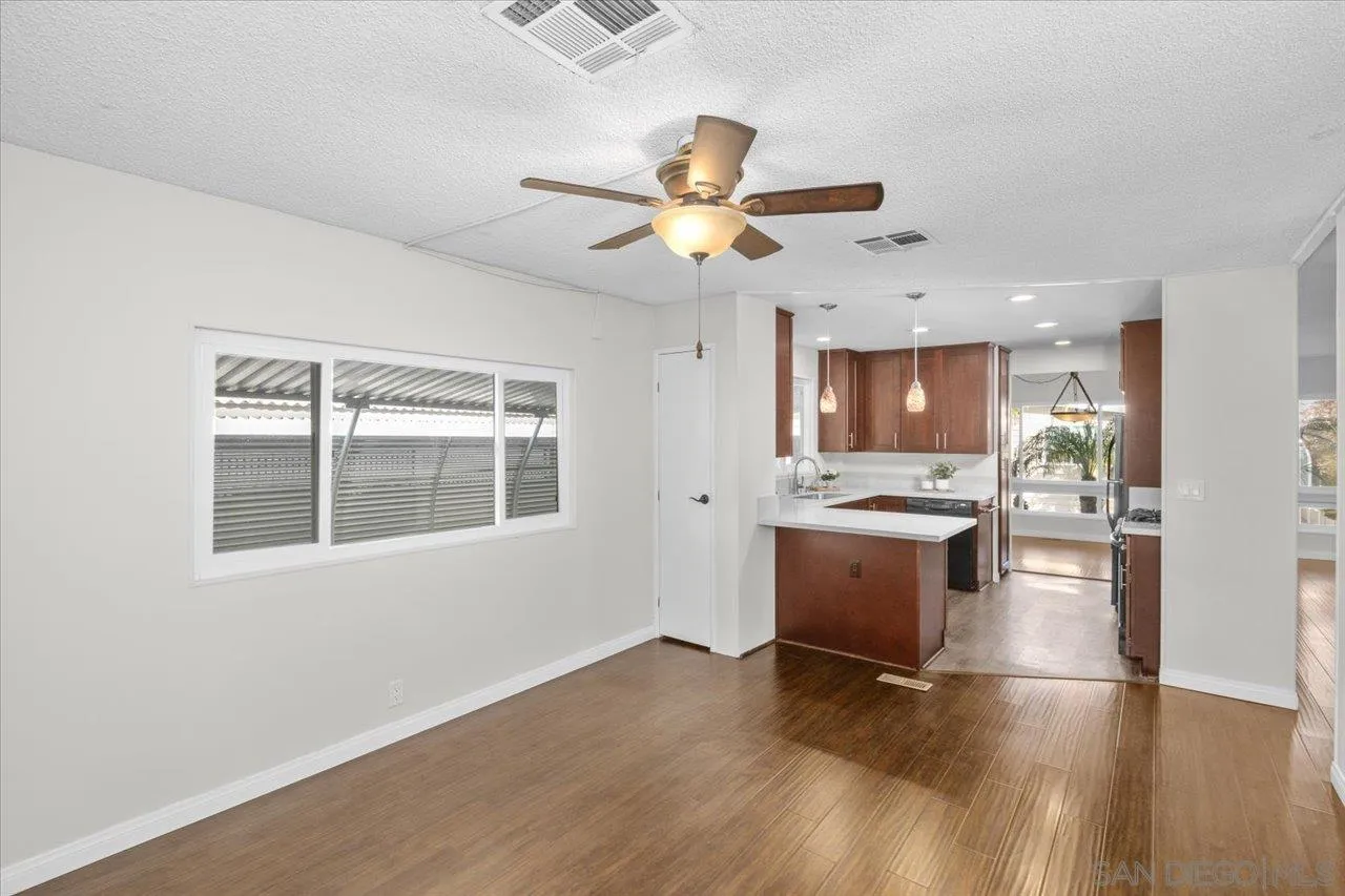 https://cdn.realtyfeed.com/cdn/127/250042525/a0f2da2909de20e35b4677f6beb11f56.webp