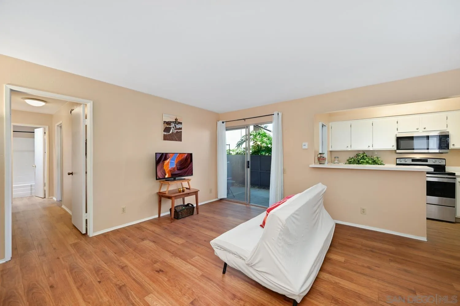 https://cdn.realtyfeed.com/cdn/127/250042527/1f6b767d7d02cde5a8f3f2be8a53f41e.webp