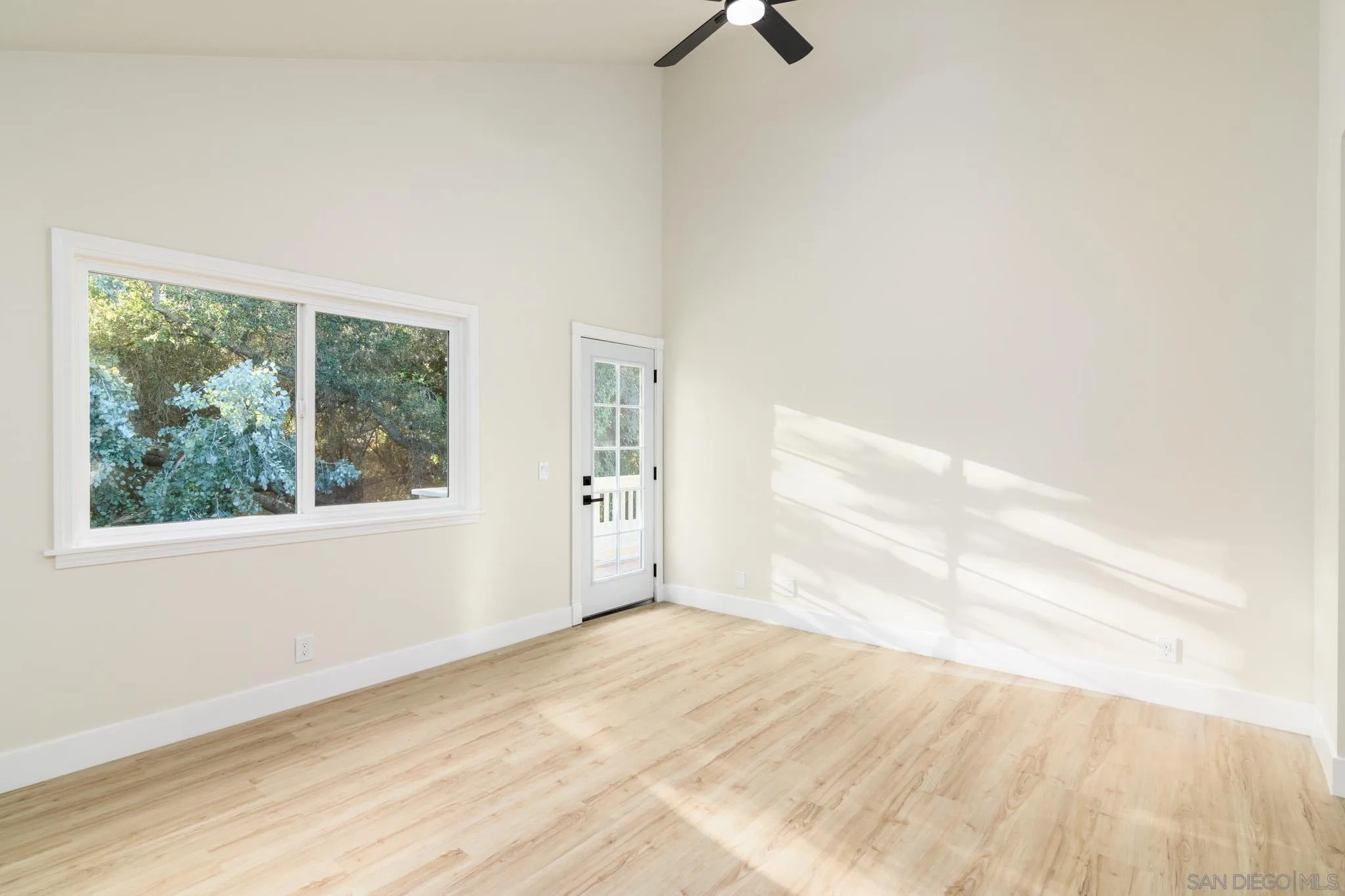 https://cdn.realtyfeed.com/cdn/127/250042529/b9be2e75f81de766899ee6807a455a5c.webp