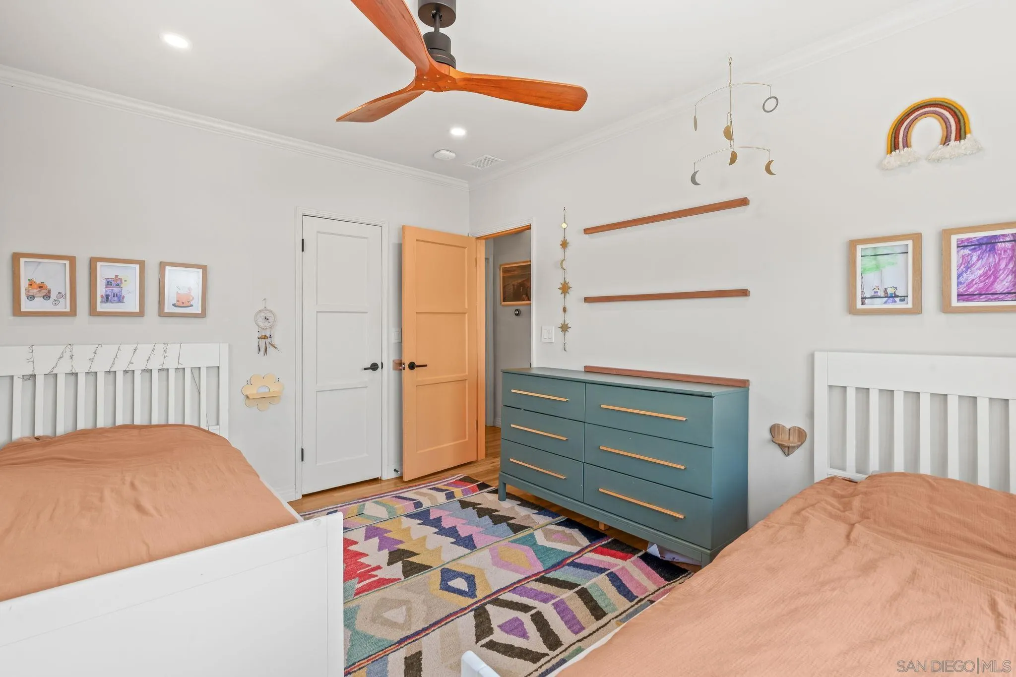 https://cdn.realtyfeed.com/cdn/127/250042530/40bd522a4be151c8c6e461ca01a0bab5.webp