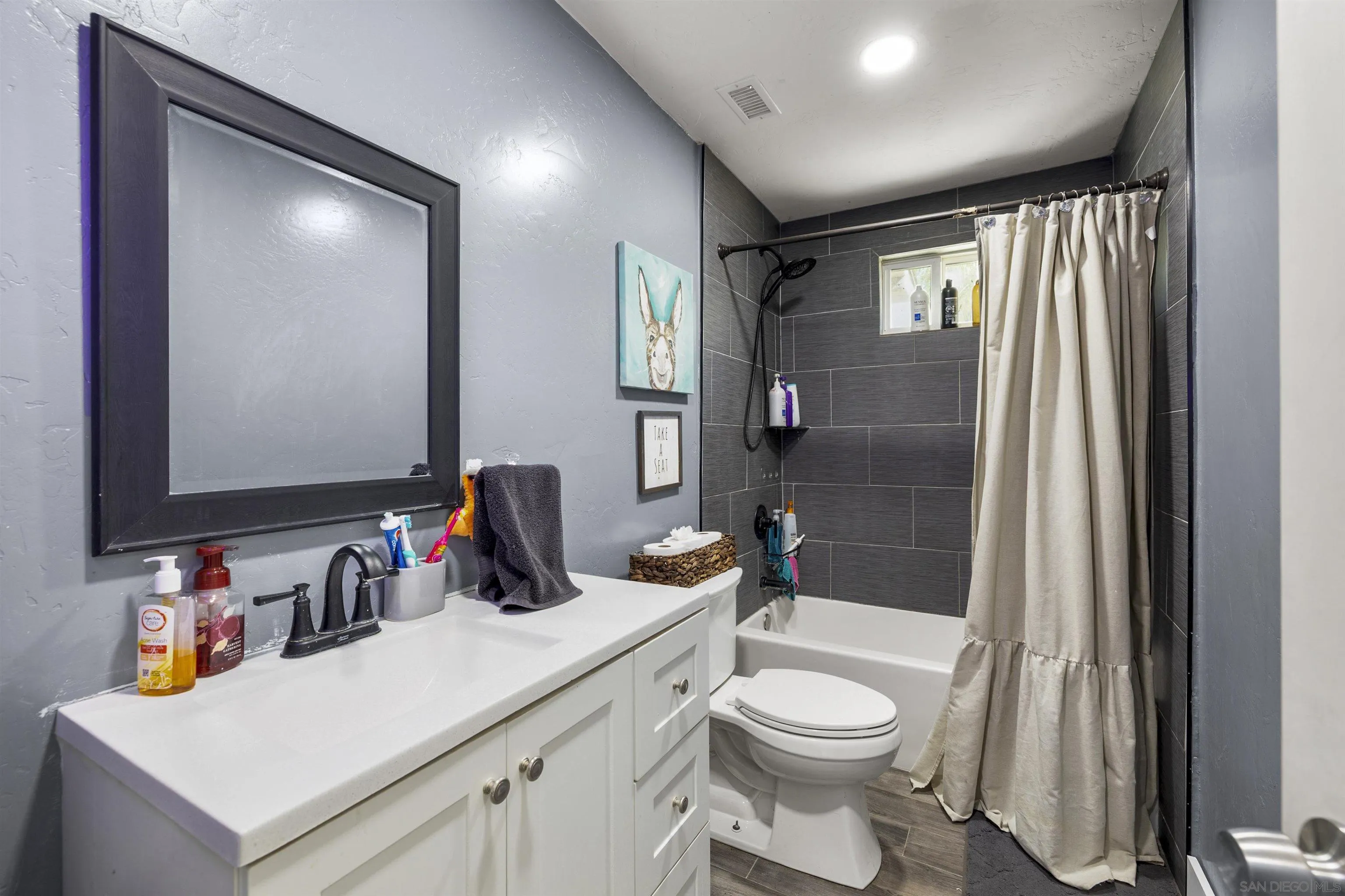 https://cdn.realtyfeed.com/cdn/127/250042531/c20c7eb9f55af5661d46f8be80b2e33d.webp