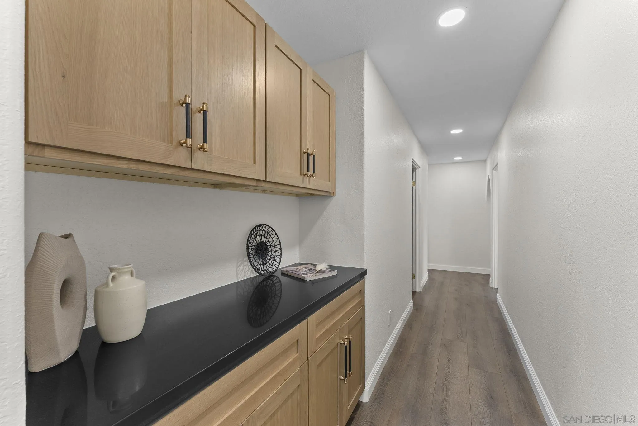 https://cdn.realtyfeed.com/cdn/127/250042533/ad60b938d1db4cb1b98e35c9a15a9c68.webp