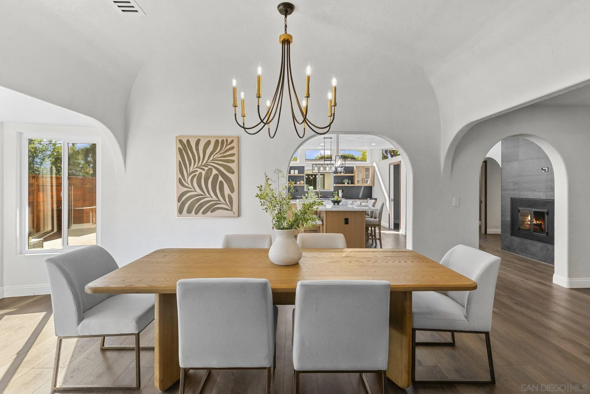 https://cdn.realtyfeed.com/cdn/127/250042533/db3ecbc3a51a2956b2c9ce707093fe4c.webp