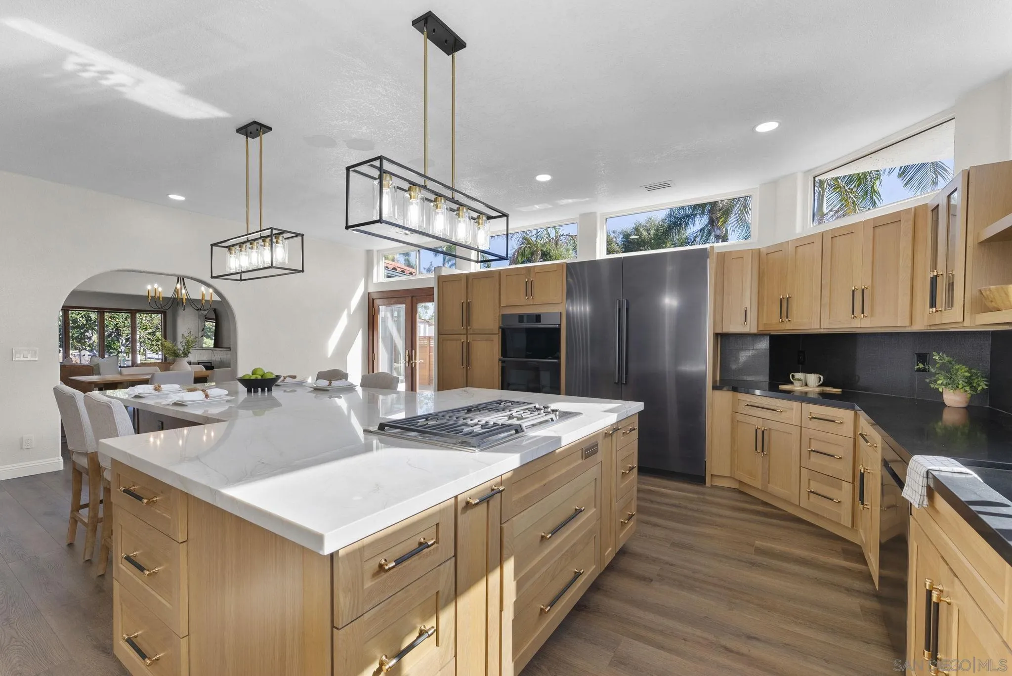 https://cdn.realtyfeed.com/cdn/127/250042533/f8775c75caf9ae1ce4b60dfedaa4ff63.webp
