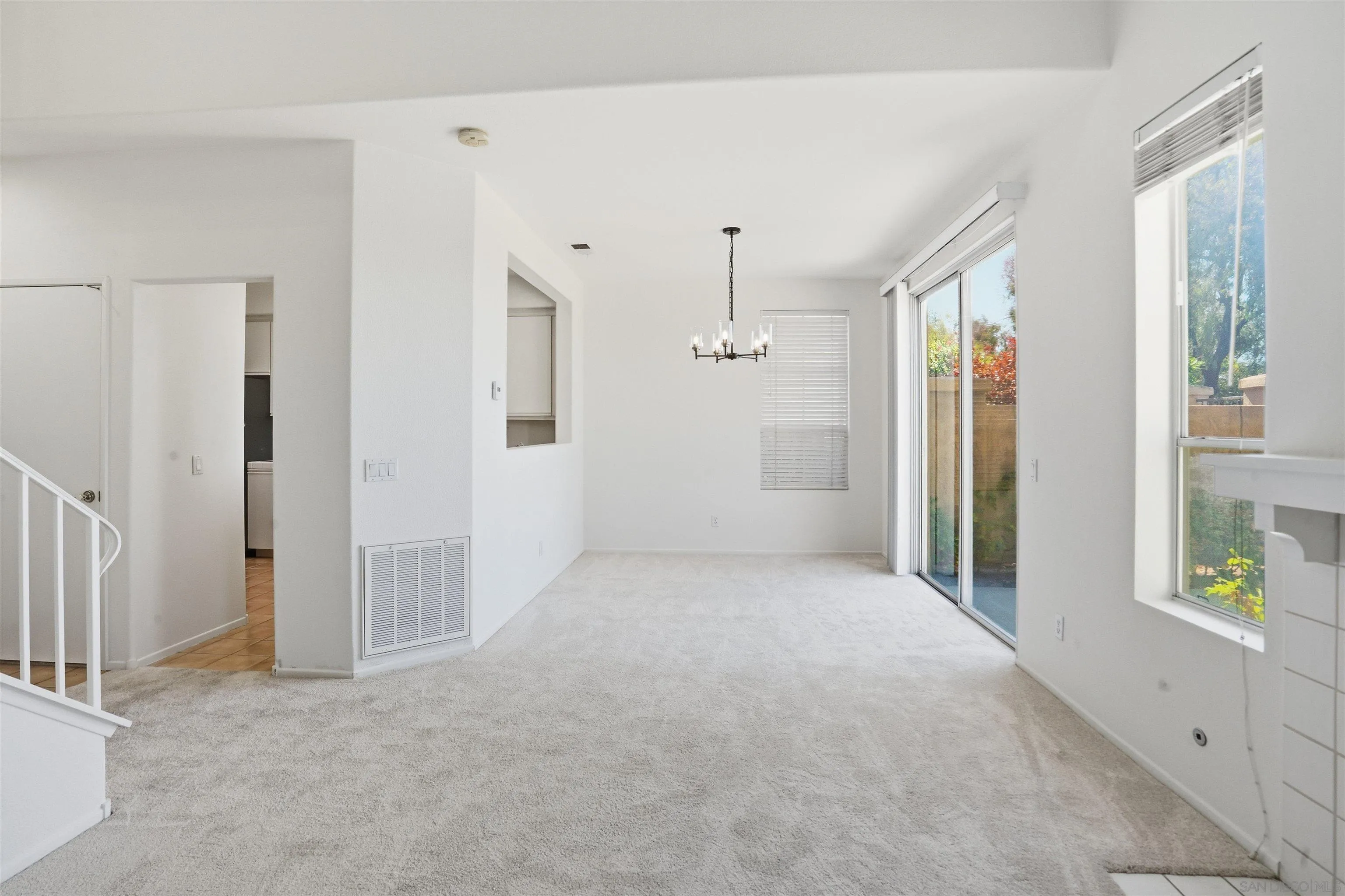 Photo #5: 250042534 Listing: Photo #5