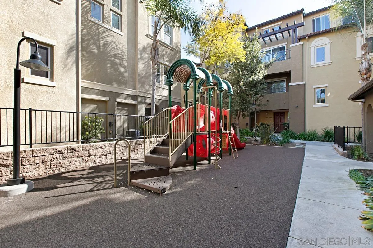 https://cdn.realtyfeed.com/cdn/127/250042535/22e2b7b6d7a3be24449850c8c9c118c7.webp
