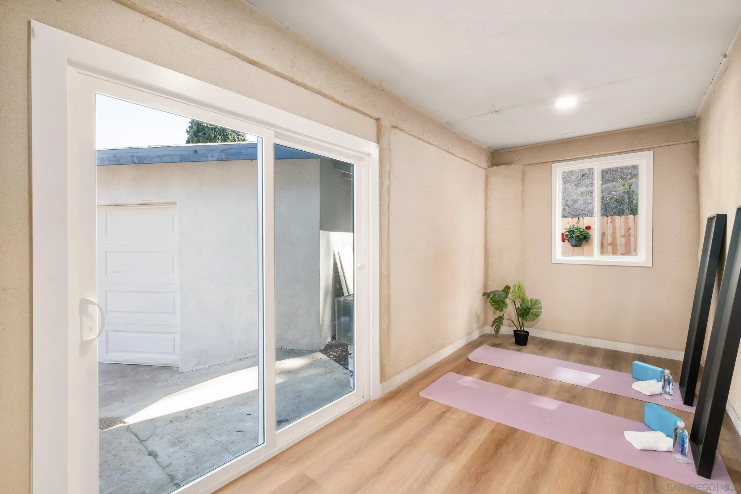 https://cdn.realtyfeed.com/cdn/127/250042536/c9aa76c7f563d372eaae5cb998c5eba8.webp
