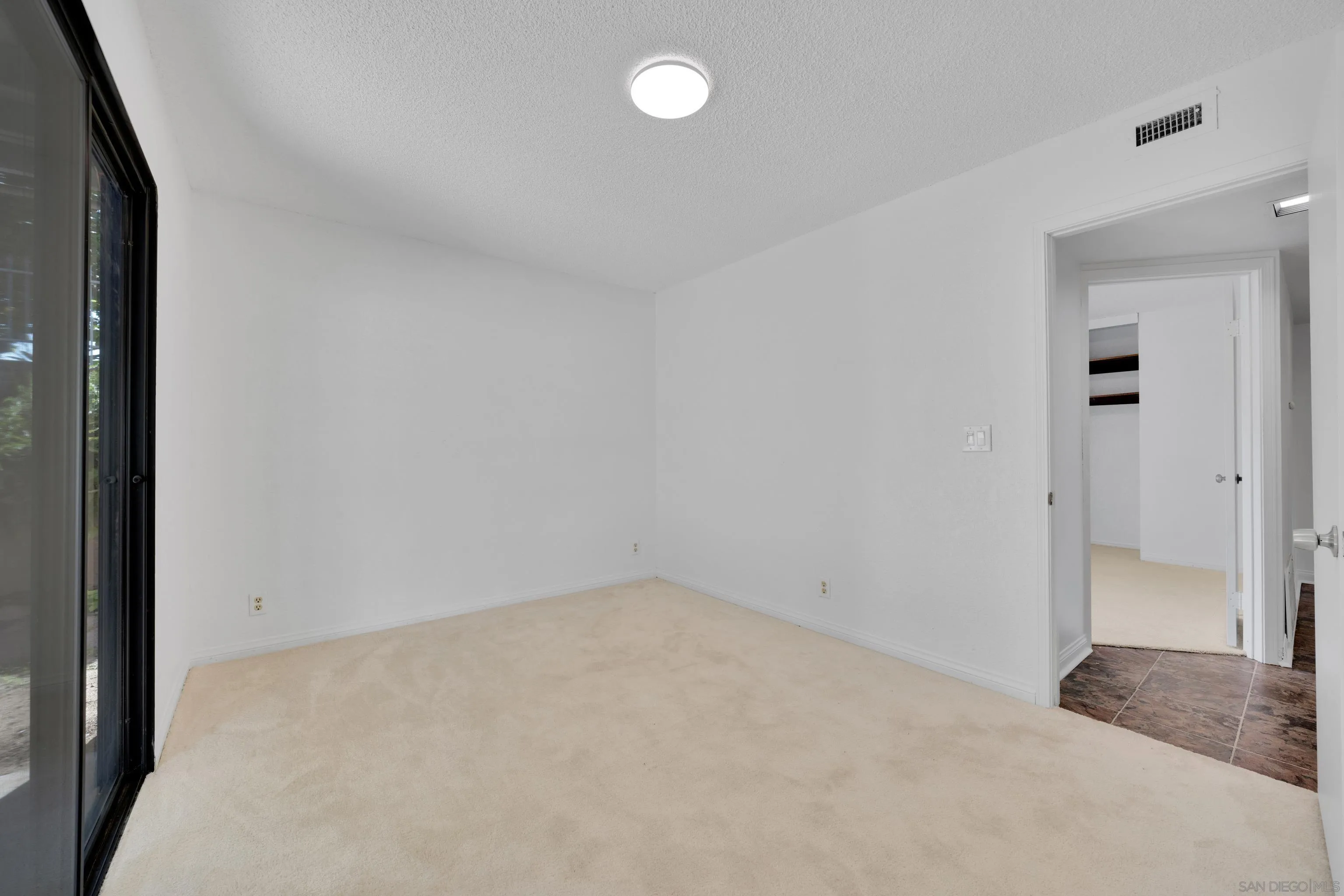 https://cdn.realtyfeed.com/cdn/127/250042537/016274d00d41d16547f1f839cb932f9c.webp