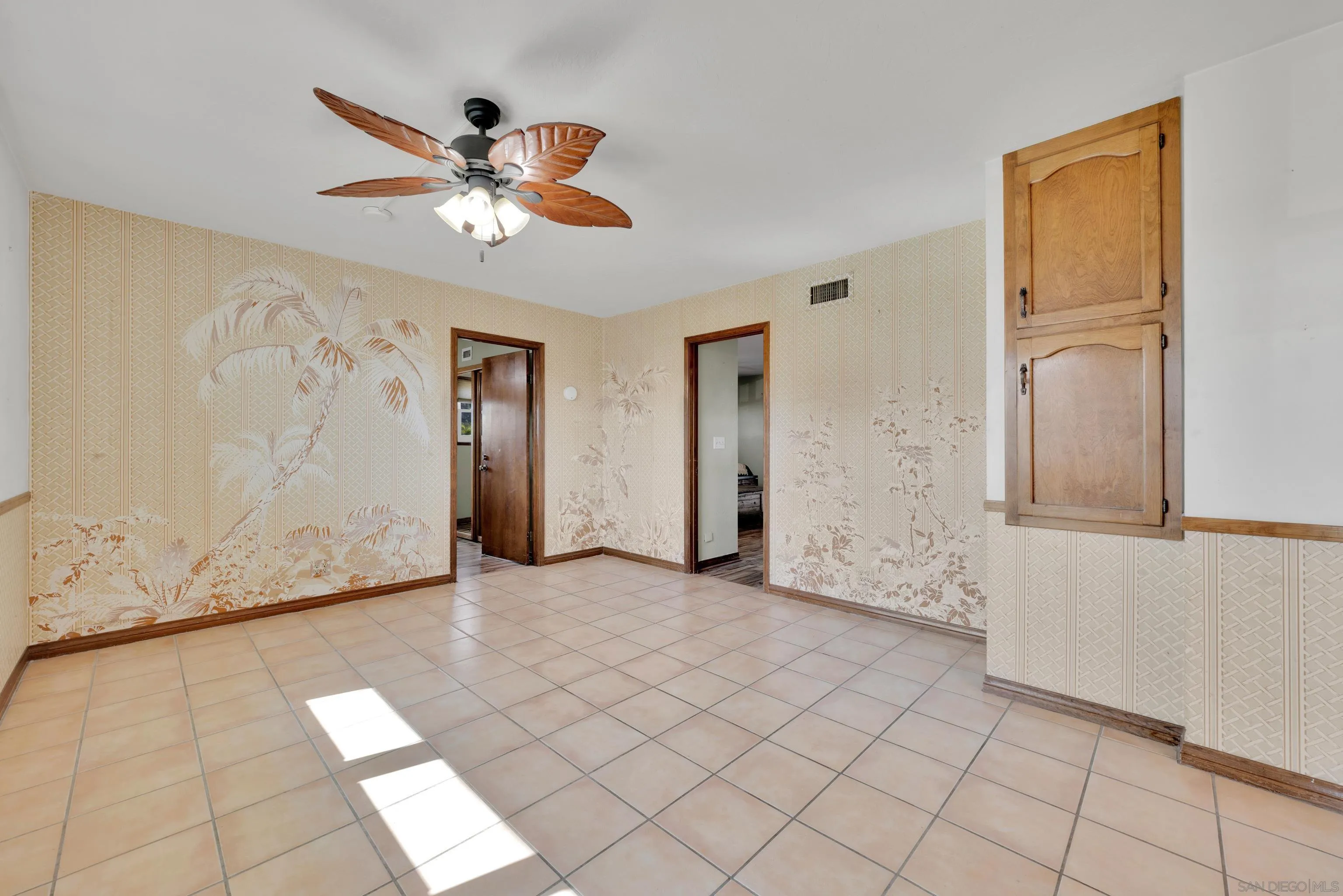 https://cdn.realtyfeed.com/cdn/127/250042537/8dc052b2e5d455b3e79a5d574eb07be7.webp