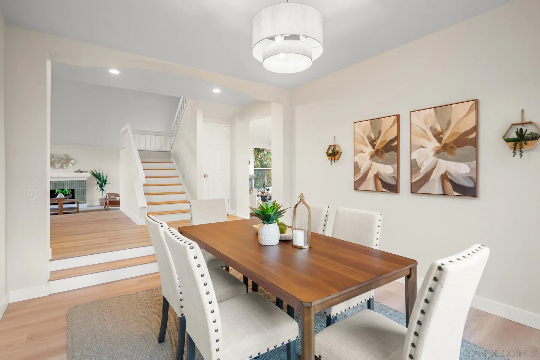 https://cdn.realtyfeed.com/cdn/127/250042542/019852d4362255d40fd81ee42a0909d9.webp
