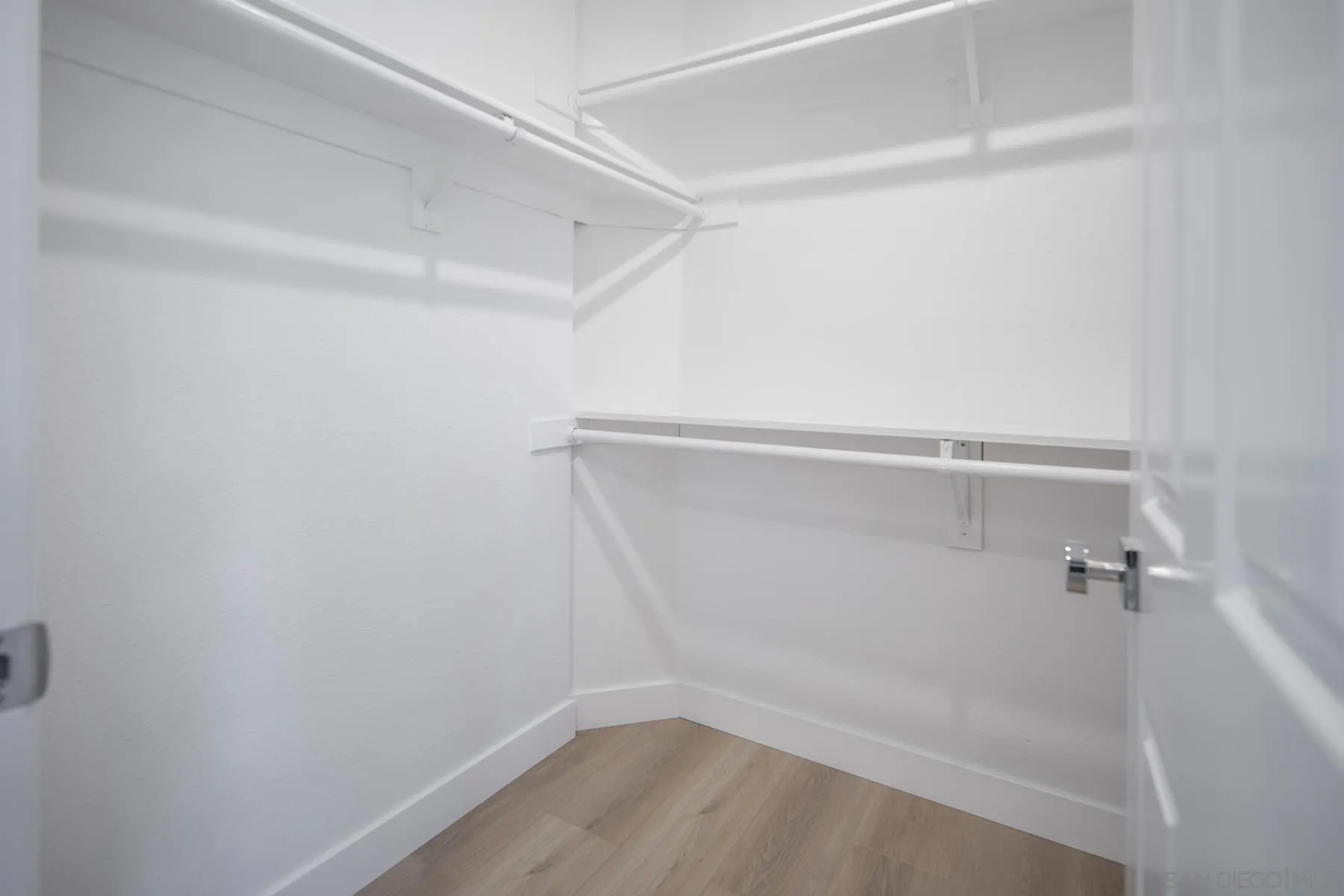 https://cdn.realtyfeed.com/cdn/127/250042542/132b4c6945fd8a1b1c70f58a673c39b5.webp