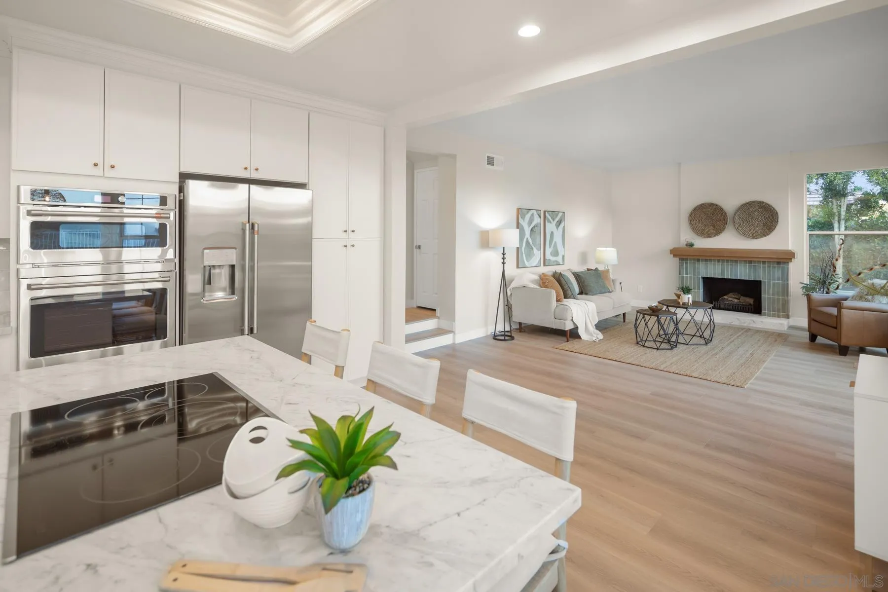 https://cdn.realtyfeed.com/cdn/127/250042542/24e93b19d3adc424a6289c6bd956a3c2.webp
