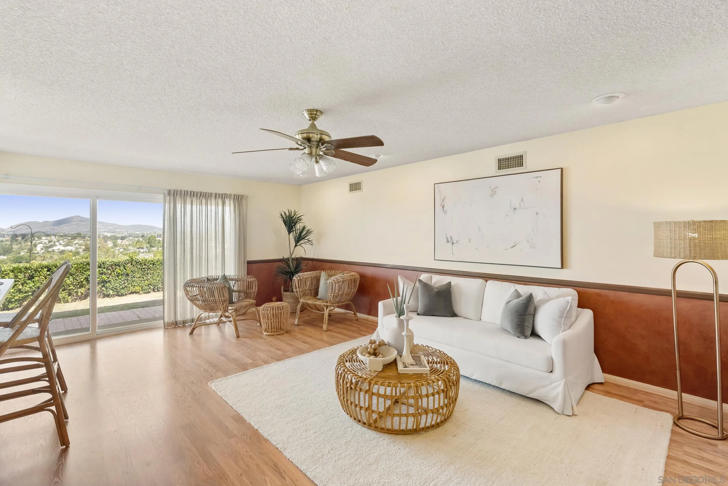 https://cdn.realtyfeed.com/cdn/127/250042544/09638f57c8f3a777273d0c29a2f50556.webp