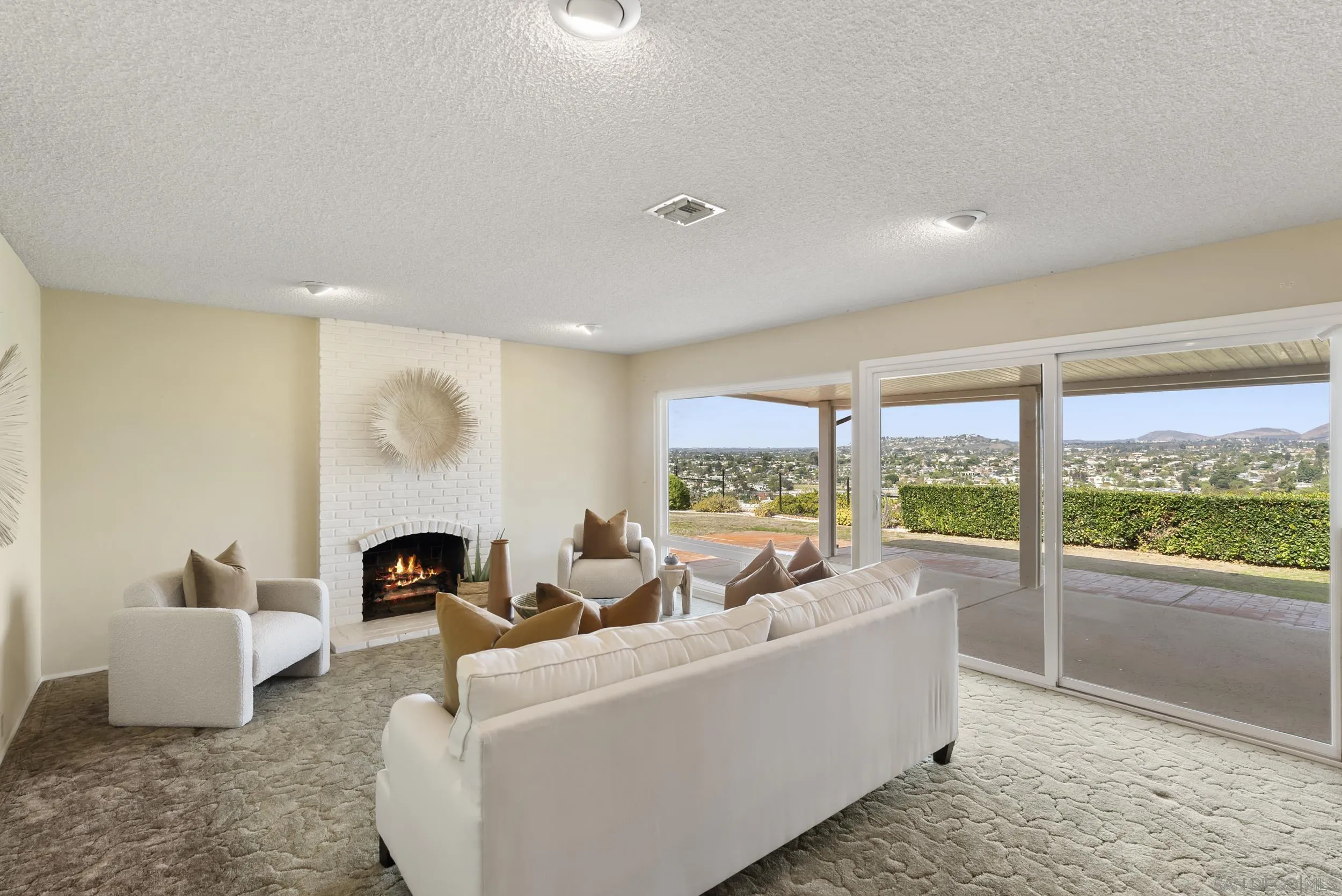 https://cdn.realtyfeed.com/cdn/127/250042544/2ad202132b1be6127e6277687177ee30.webp