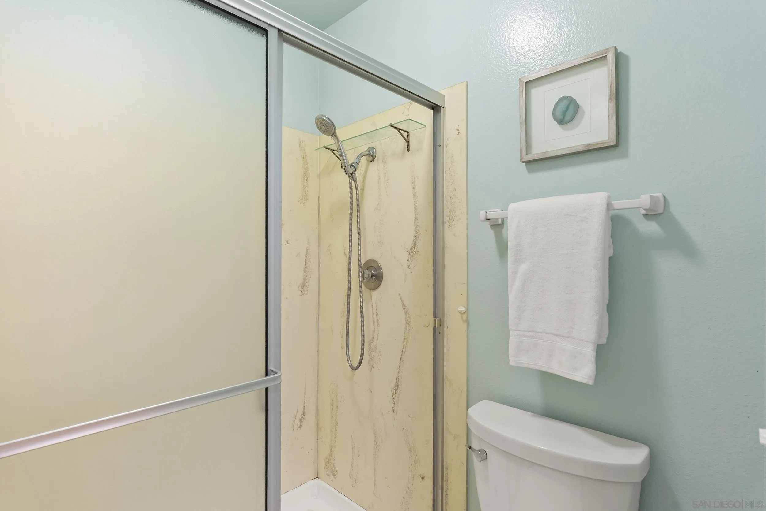 https://cdn.realtyfeed.com/cdn/127/250042544/650d39b2ec76f59effb9c517f6ce30d5.webp