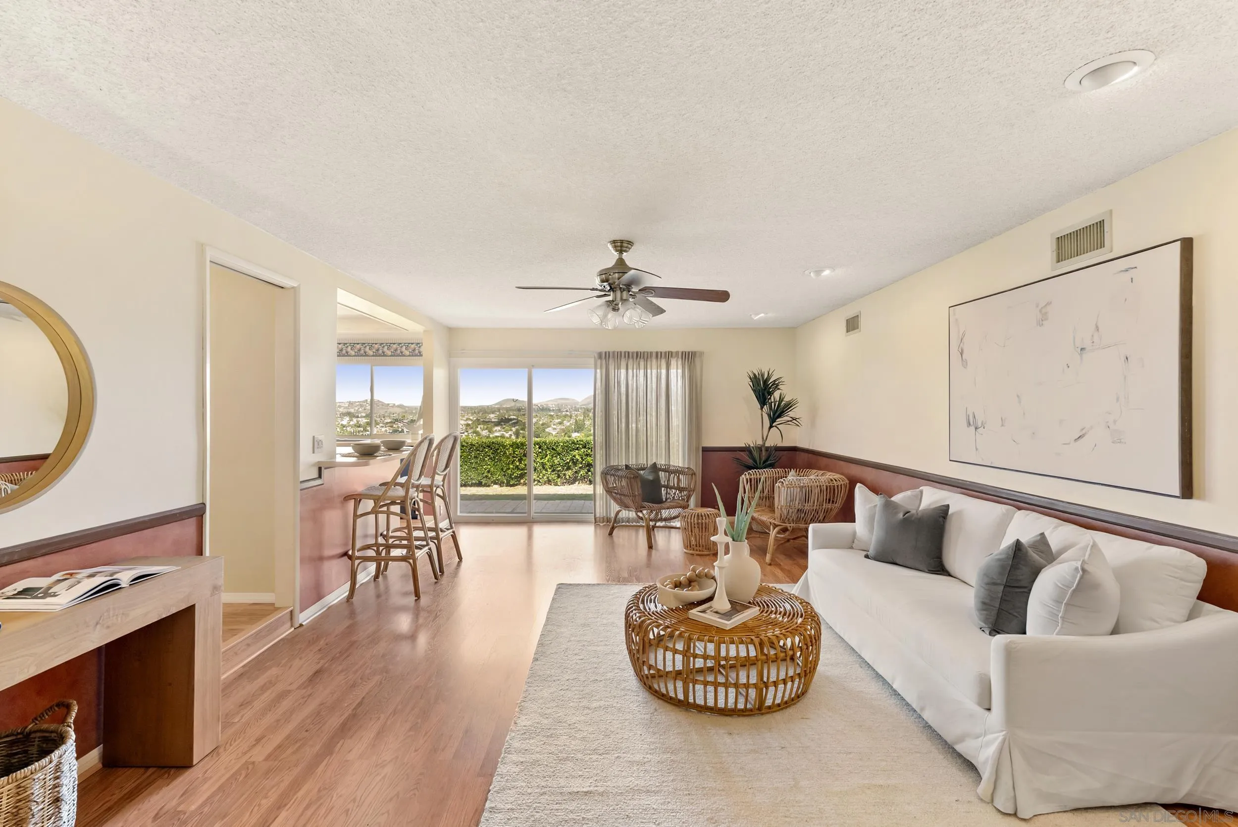 https://cdn.realtyfeed.com/cdn/127/250042544/676d1d6599f8965dc4de2e19a17f292e.webp