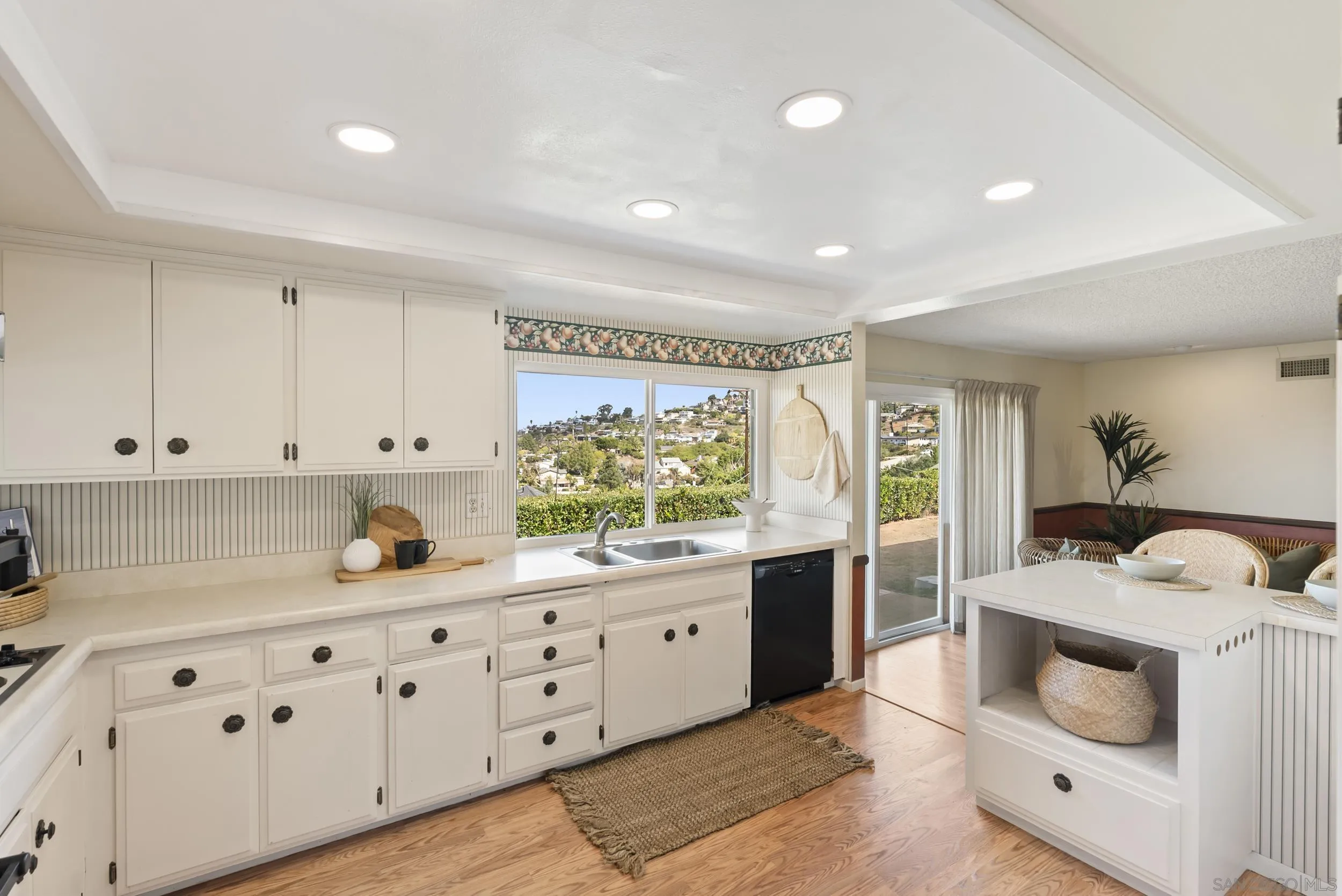 https://cdn.realtyfeed.com/cdn/127/250042544/9f301153278b9870e26f00740e125b9e.webp