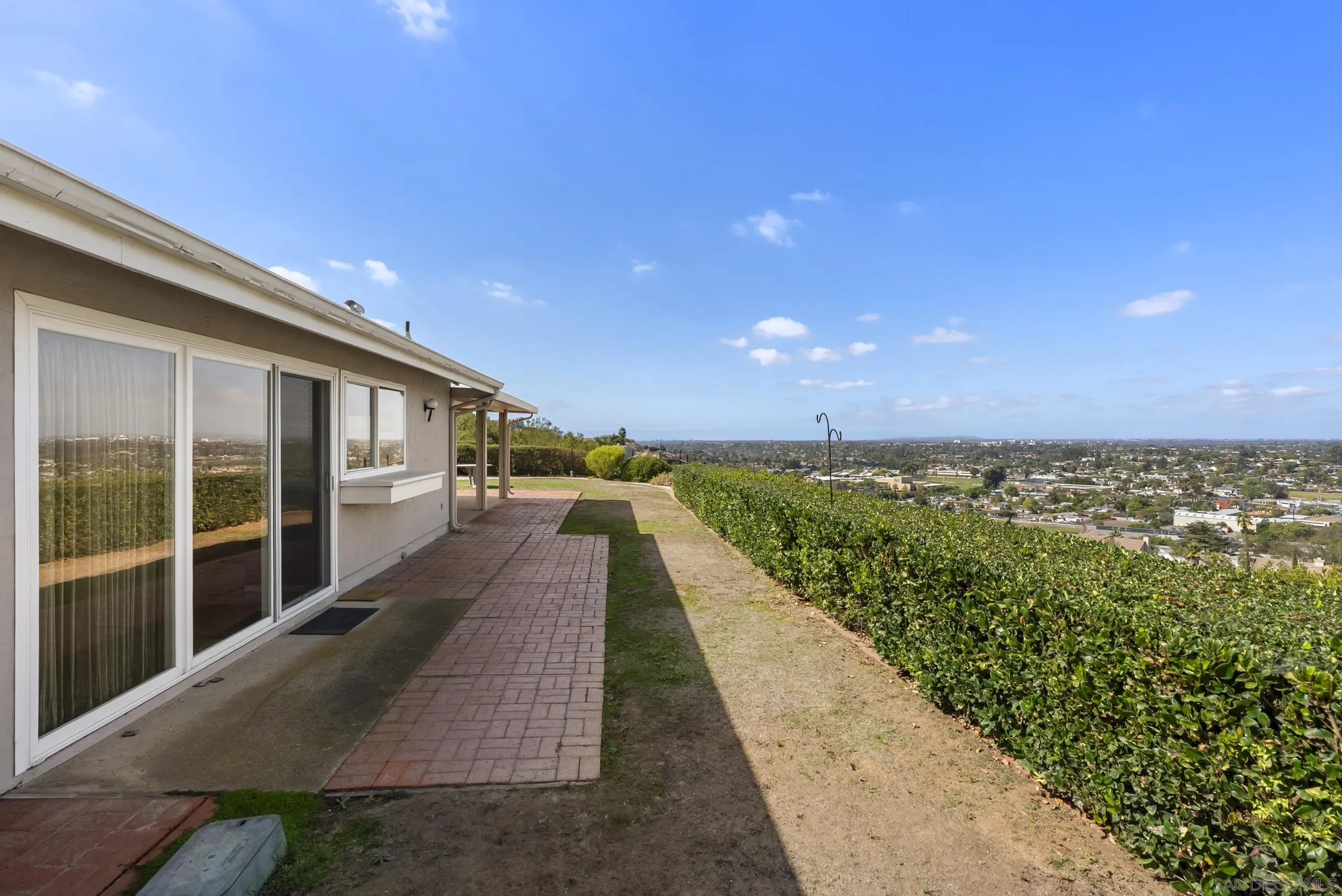 https://cdn.realtyfeed.com/cdn/127/250042544/e956dd5bb4d595c1f3332f66a0890893.webp