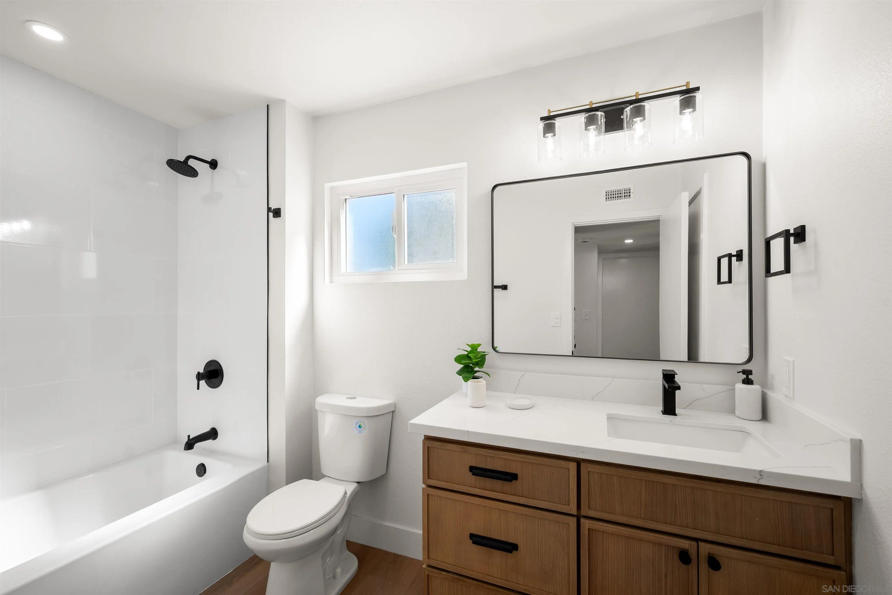 https://cdn.realtyfeed.com/cdn/127/250042554/aa6e7ee3198e7735d9282e0f4f9ecba7.webp