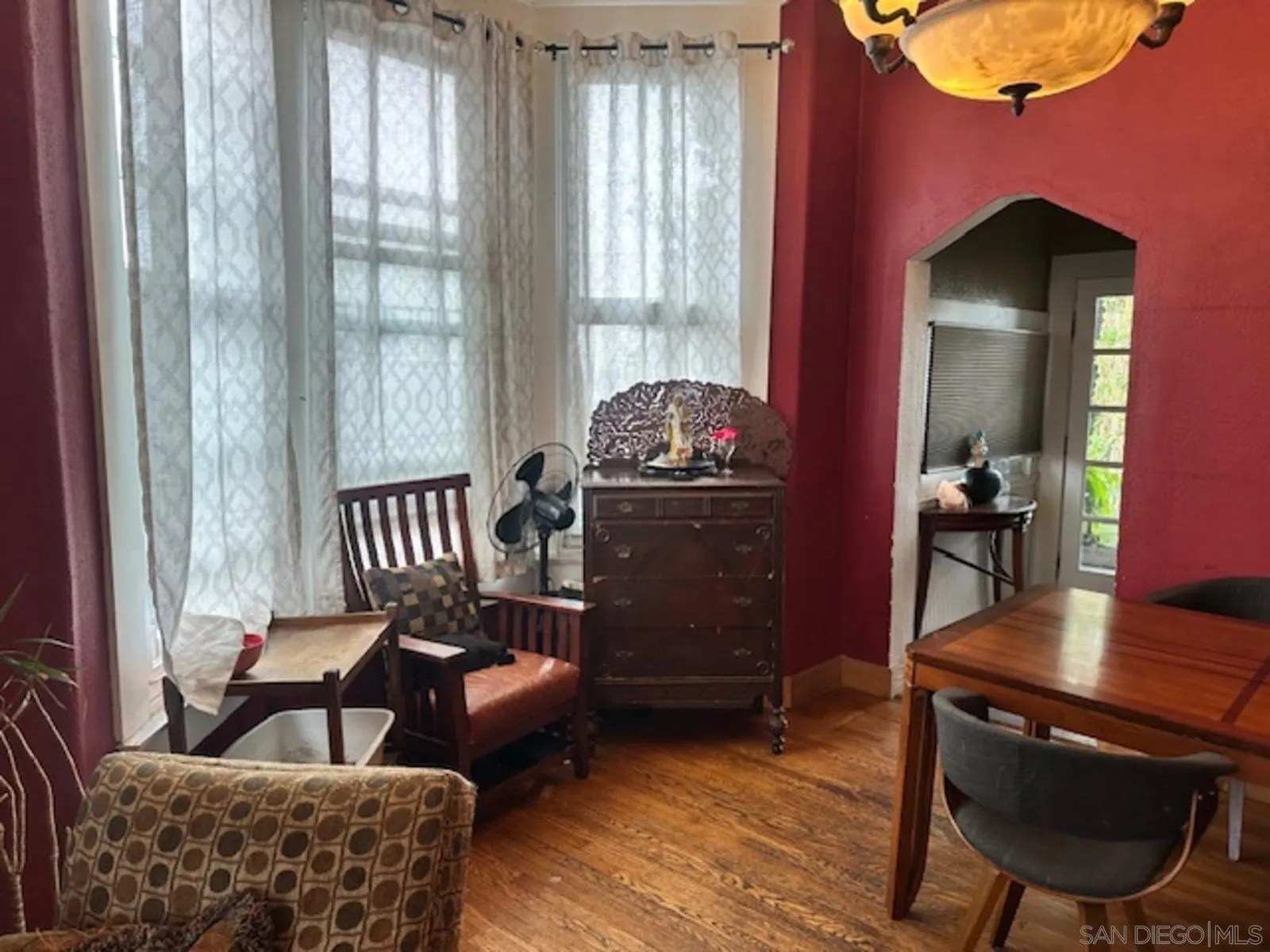 https://cdn.realtyfeed.com/cdn/127/250042562/cf3d25442e0d0ef52f4216a3fdf28341.webp