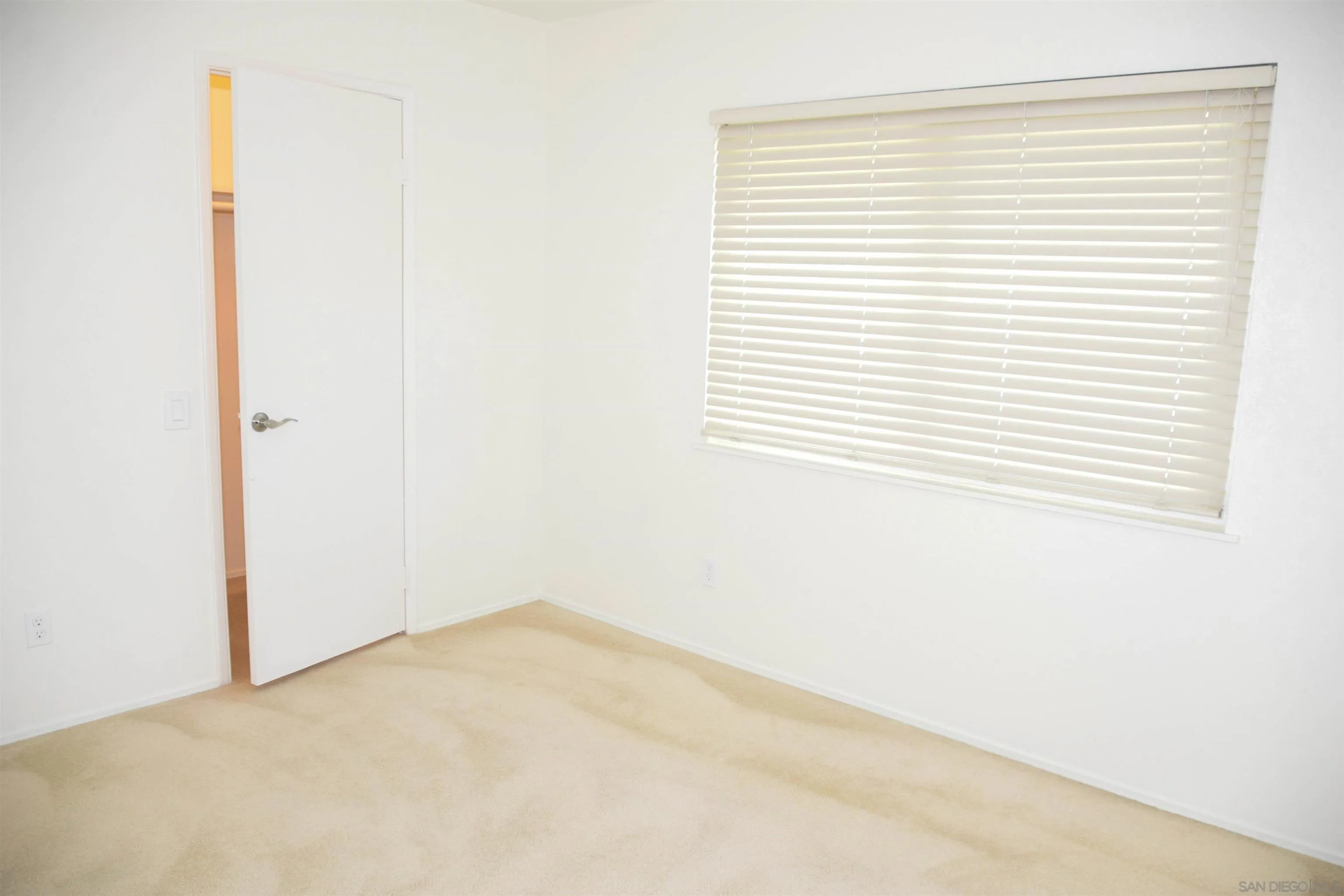 https://cdn.realtyfeed.com/cdn/127/250042564/138b2862e885a37b88ab200137d348cf.webp