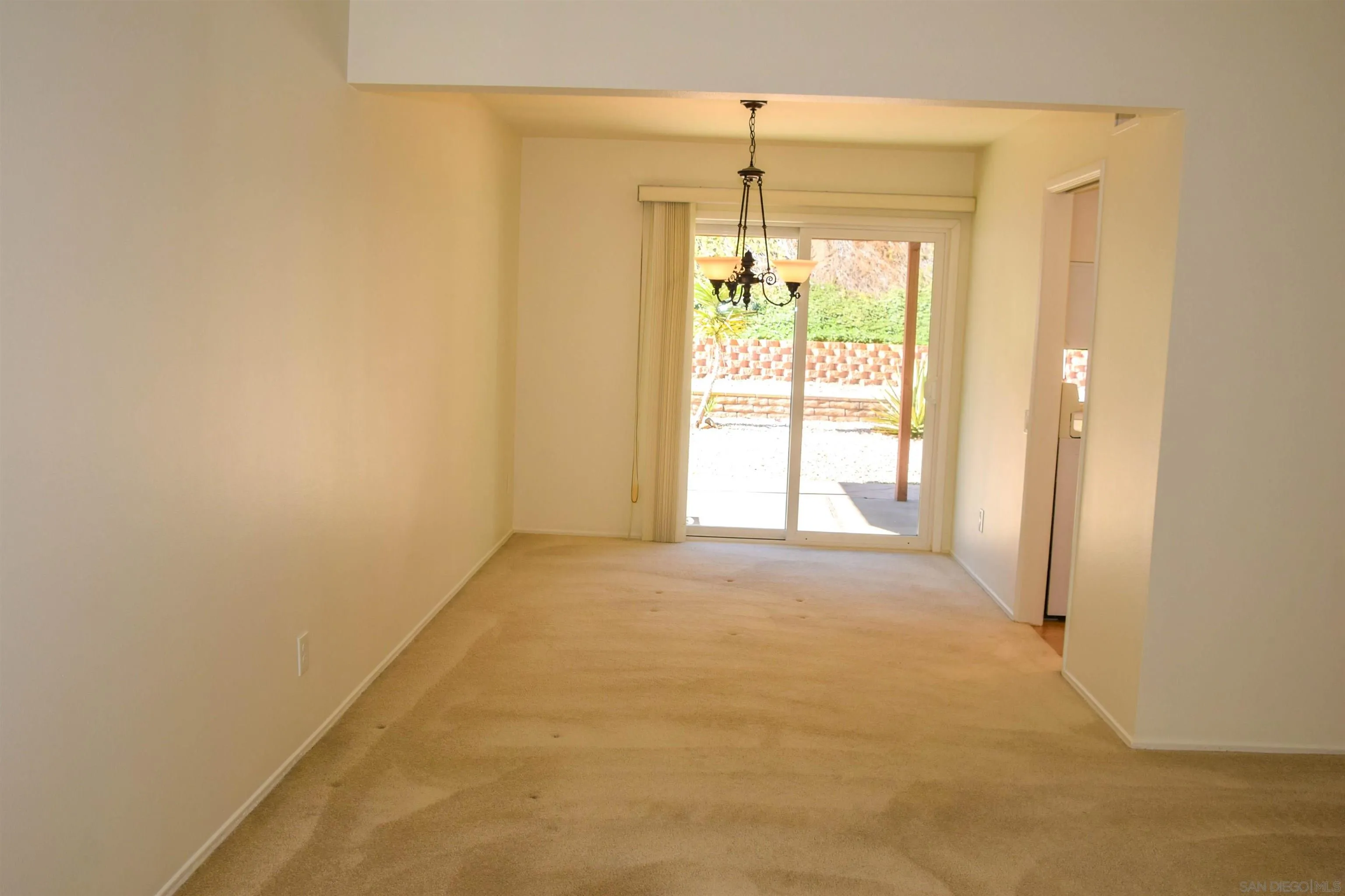 https://cdn.realtyfeed.com/cdn/127/250042564/4f87d66baf45fed62b32d11f69781af5.webp