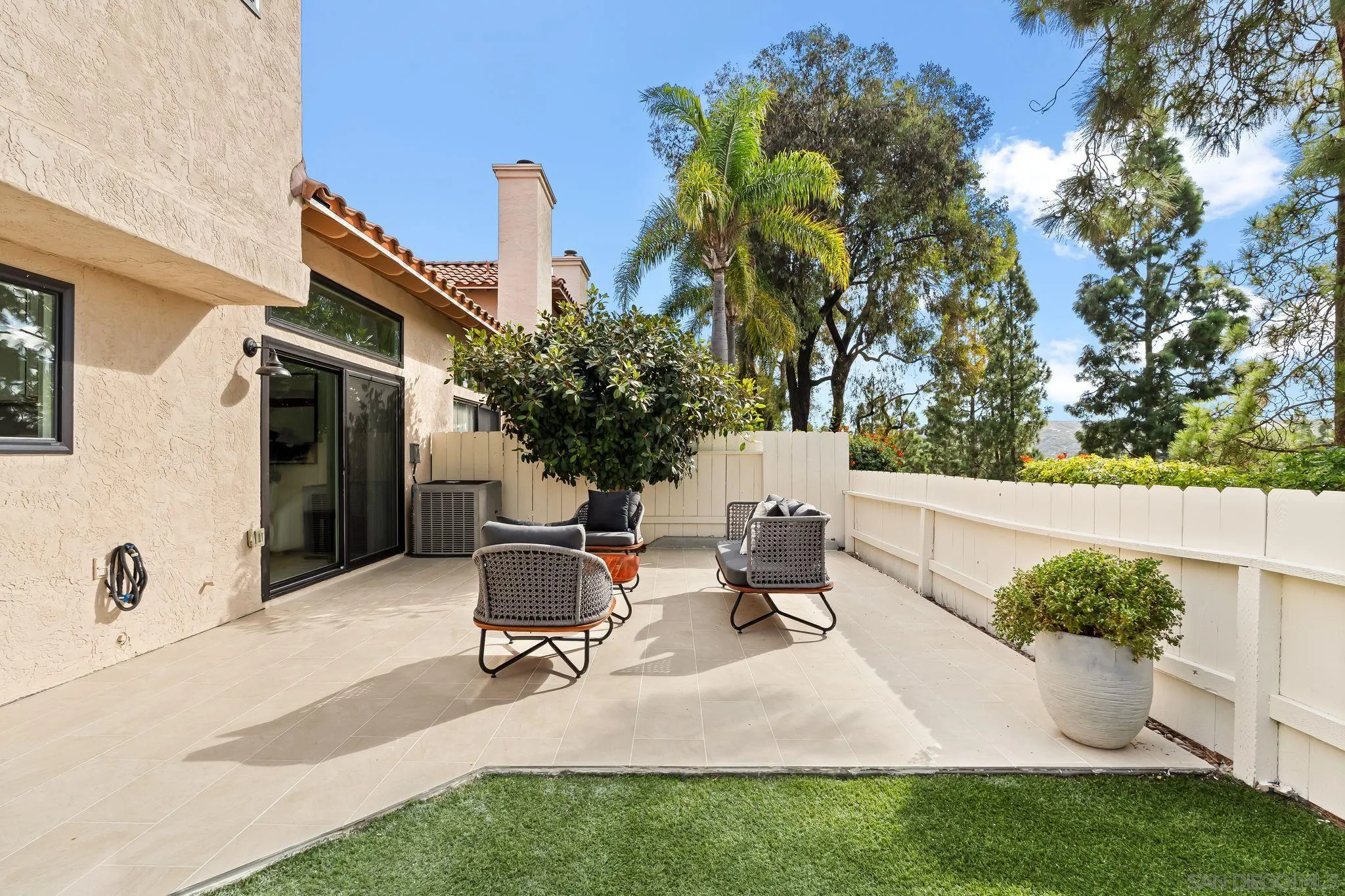 https://cdn.realtyfeed.com/cdn/127/250042565/d75f2c2accbe70d78d952299b7e5d41c.webp