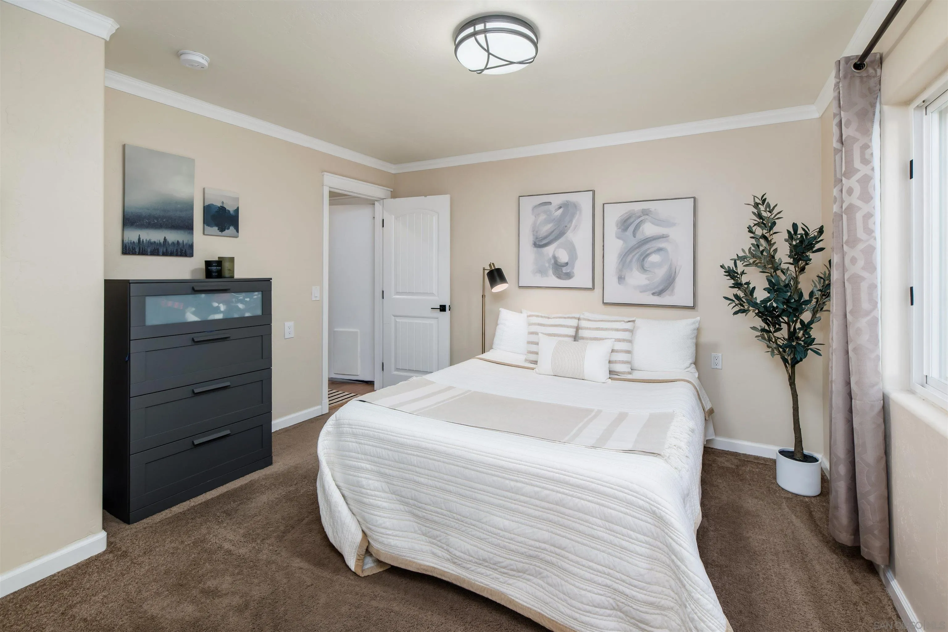 https://cdn.realtyfeed.com/cdn/127/250042567/0b18b54f3d09917edcae6c9d0f5f42e0.webp