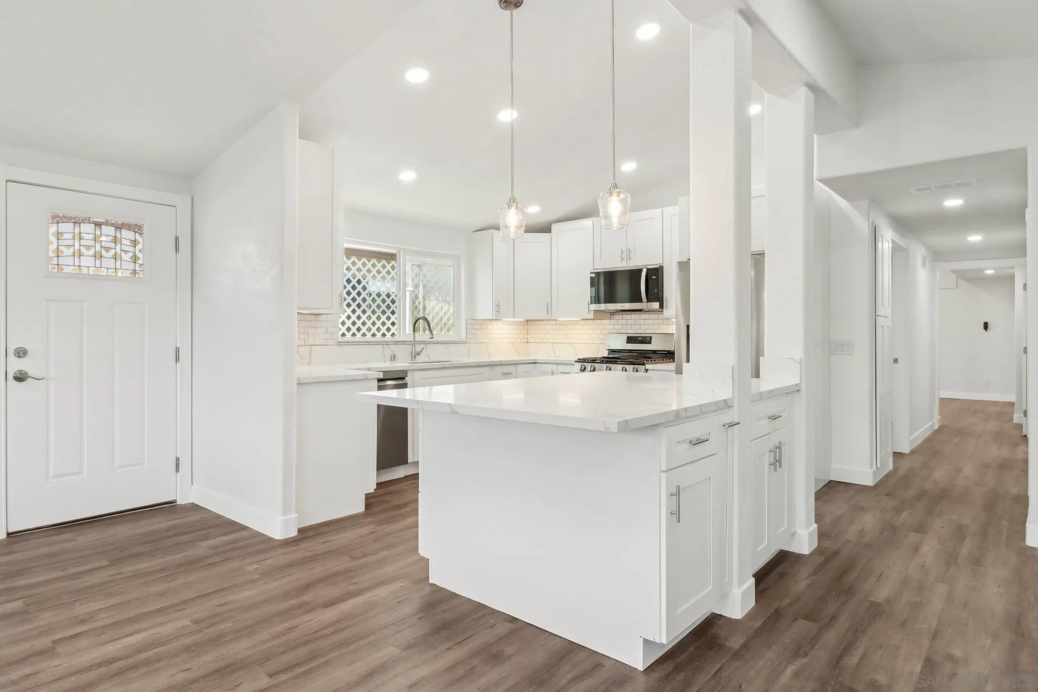 https://cdn.realtyfeed.com/cdn/127/250042568/3374b012eb0c9c2f72bbd5e7af94a70d.webp
