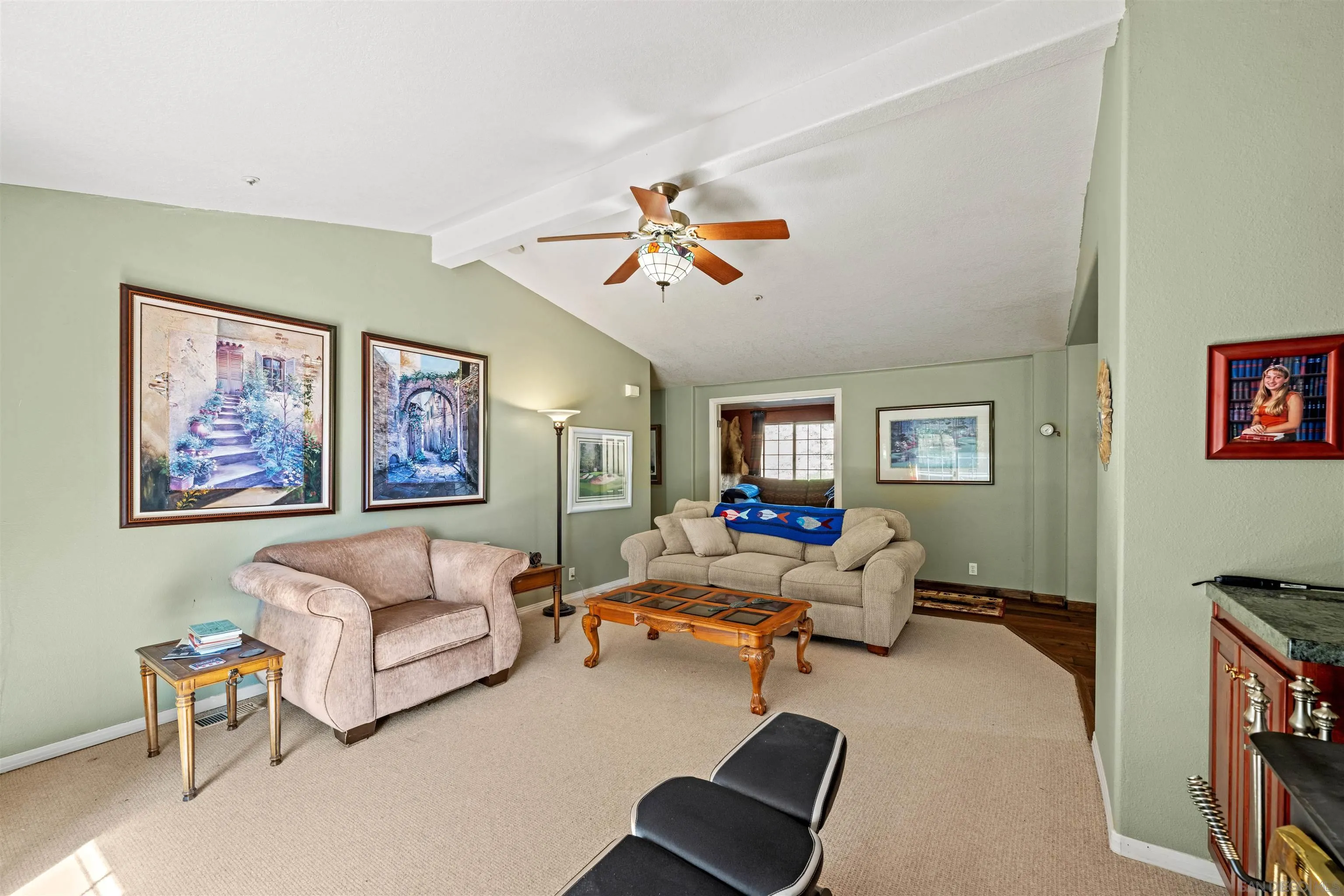 https://cdn.realtyfeed.com/cdn/127/250042571/8b86c5e8599f31021be3a8de95e3610c.webp